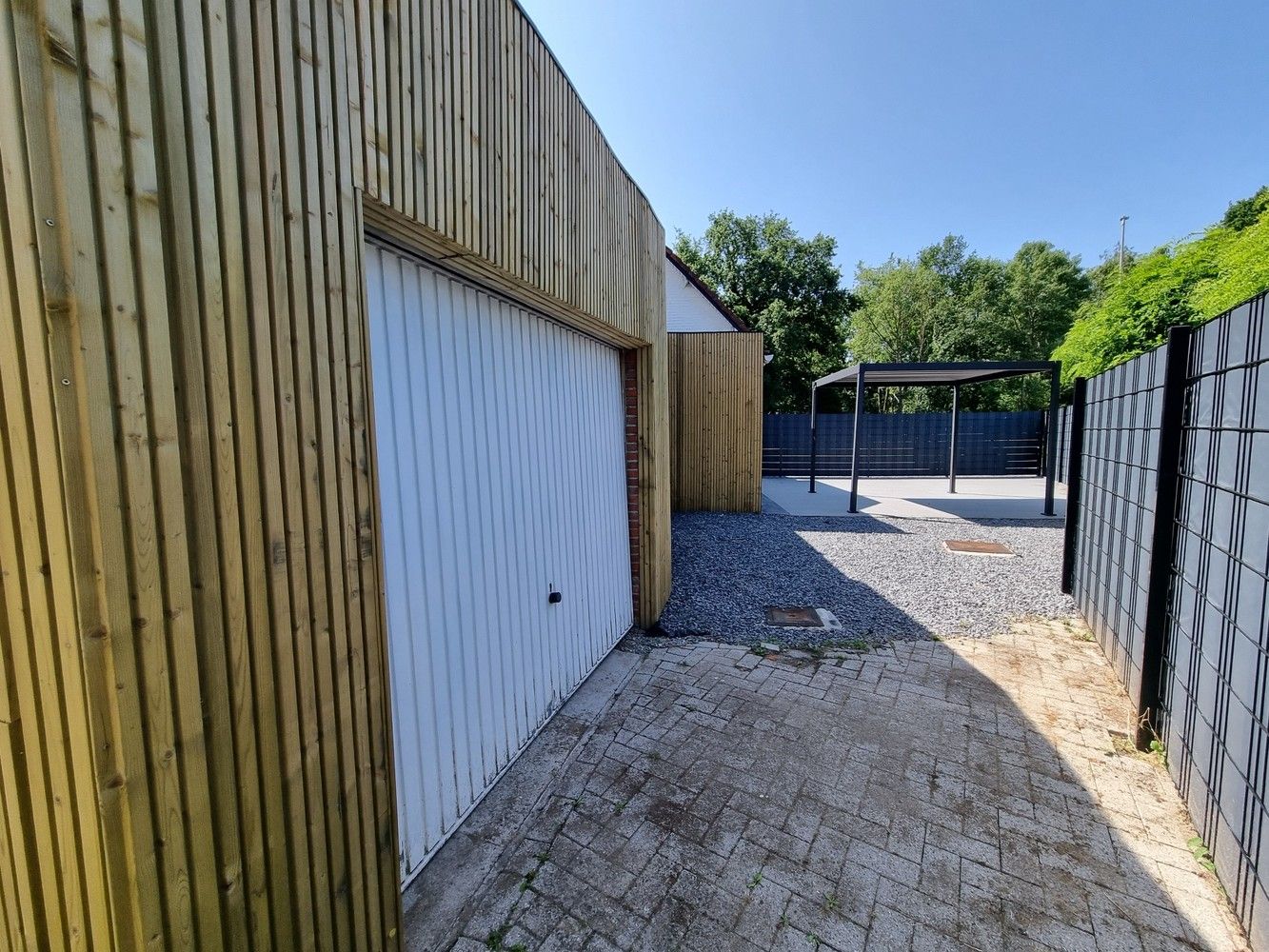 Mooie, gerenoveerde woning met prachtig terras en ruime tuin foto 33