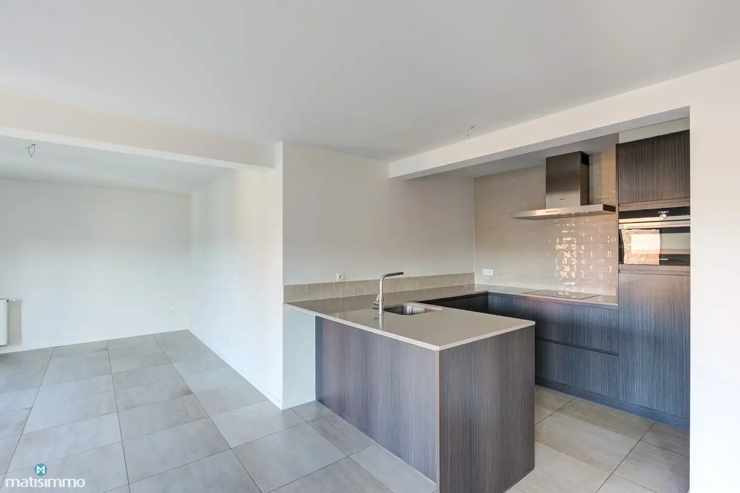 MODERN APPARTEMENT MET 2 SLAAPKAMERS EN OVERDEKT TERRAS IN HET CENTRUM VAN HOESELT foto 5