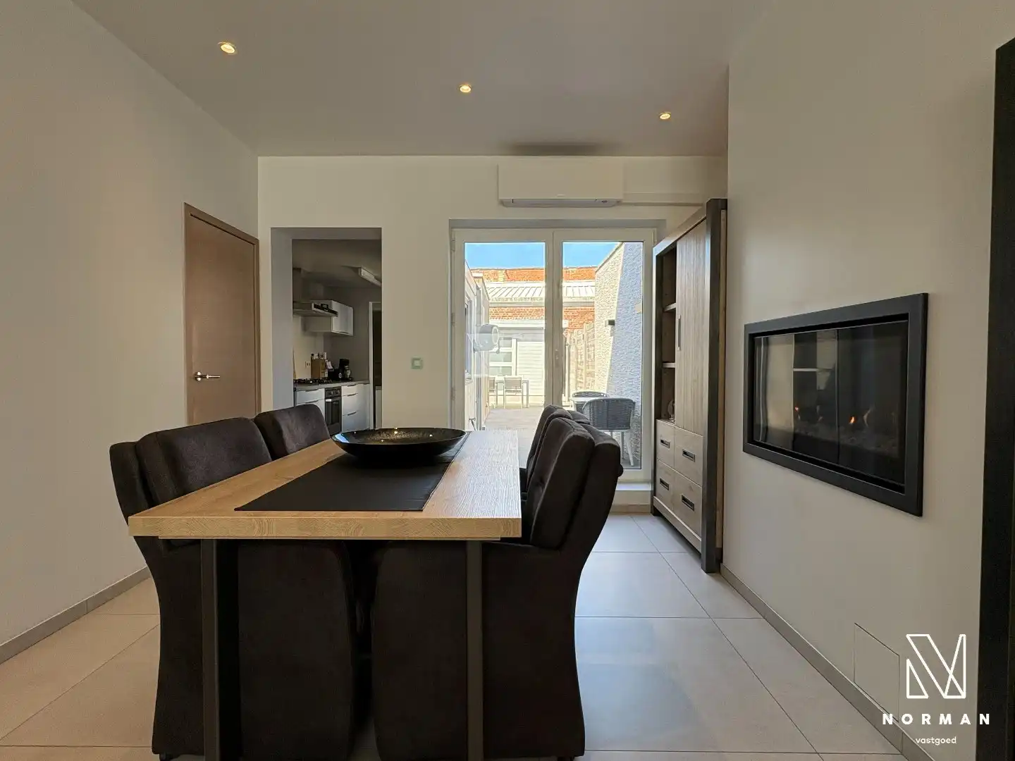 Instapklare, perfect afgewerkte woning met 3 slaapkamers in de mooie Pius X wijk (Kortrijk) foto 2