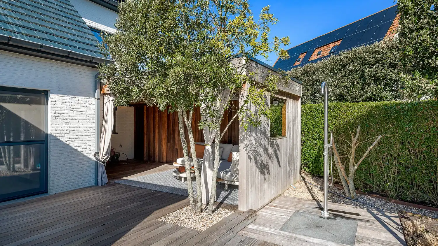 Luxueuze villa met zwembad in een residentiële wijk. foto 12