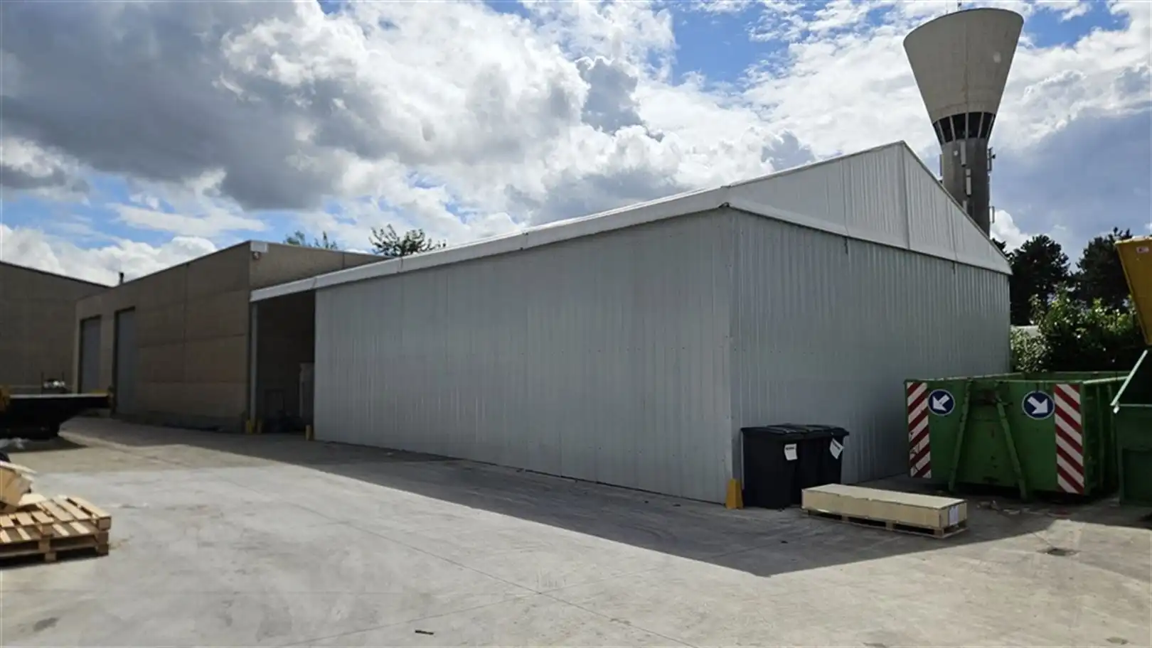 Magazijn met kantoren op toplocatie in Zwijnaarde foto 13