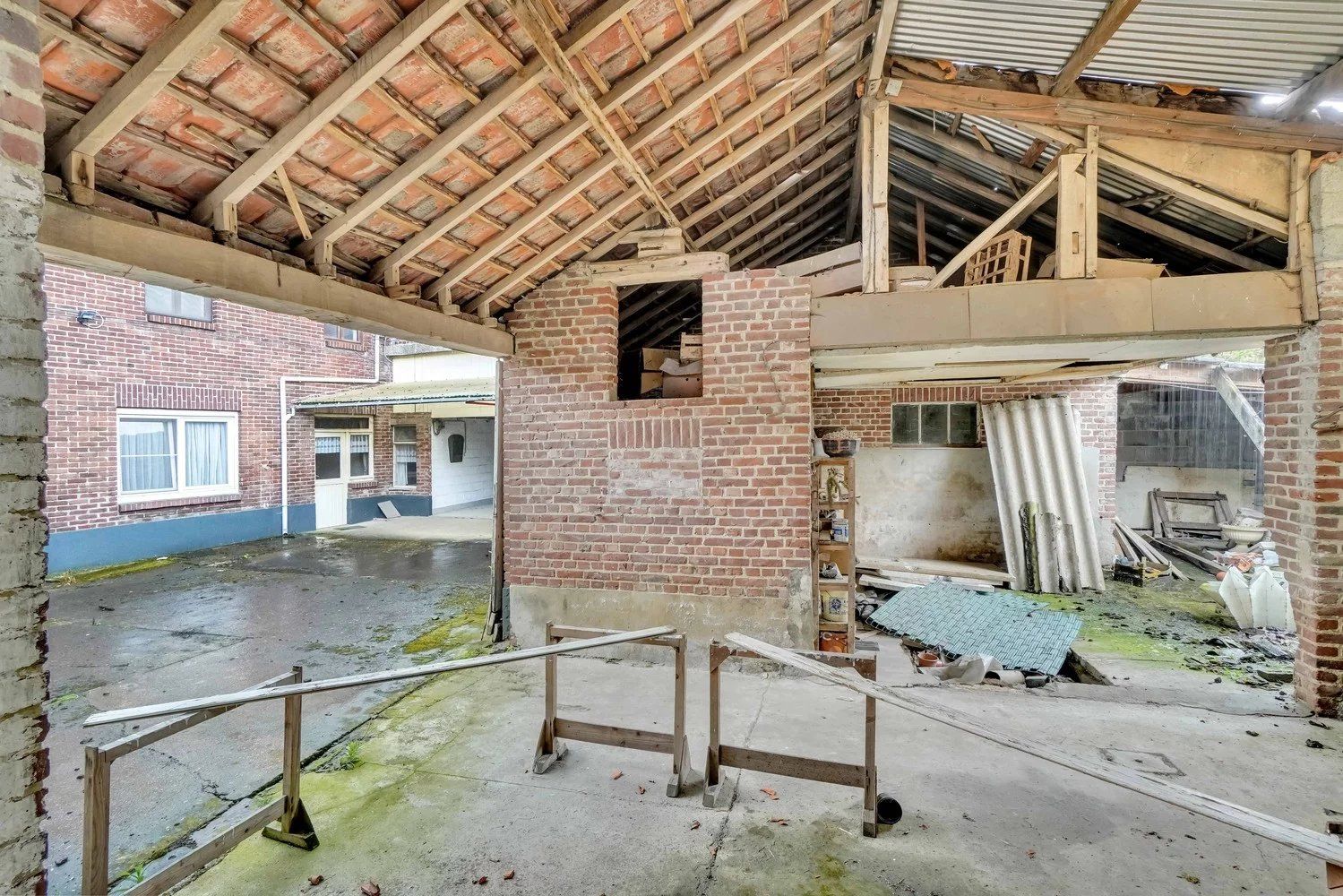 Hoeve op ruim perceel met extra bouwgrond foto 31