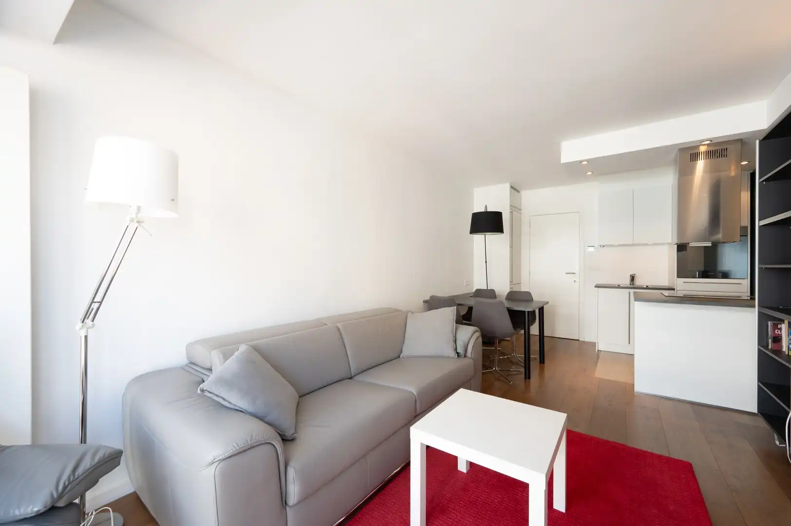 Lichtrijk appartement in het centrum van Knokke, op enkele passen van de zee en de winkels. foto 4