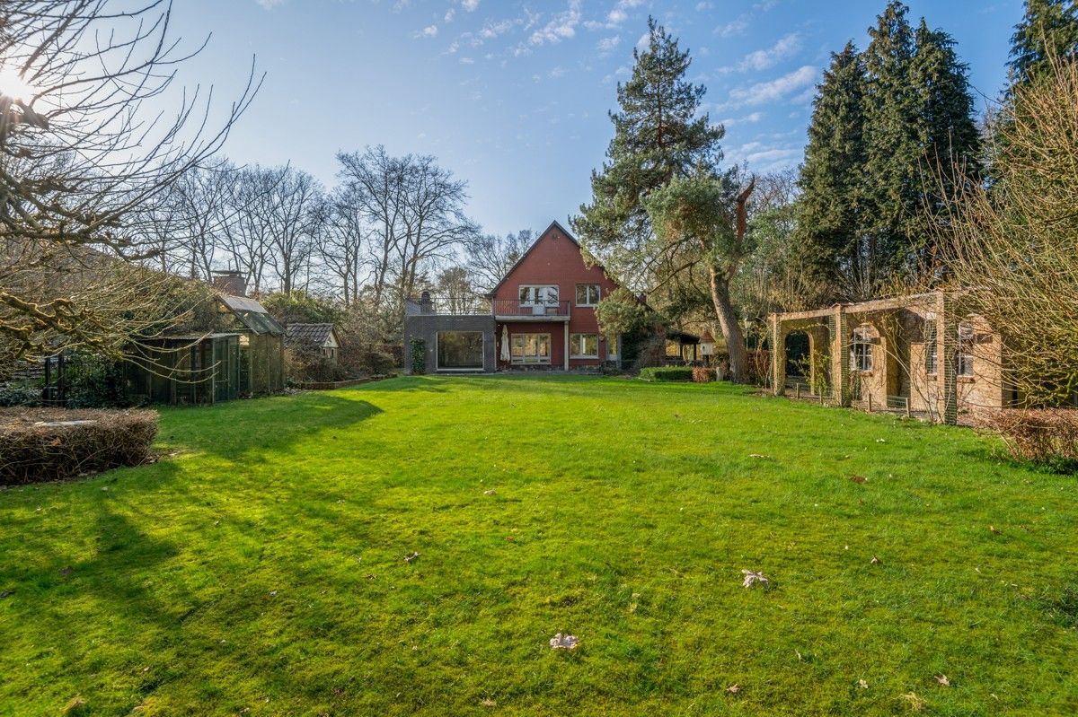 Charmant te renoveren woning op 2192m² aan de voet van het Zoerselbos. foto 2