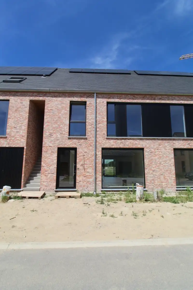 Ruime nieuwbouwwoning te Roeselare foto 12