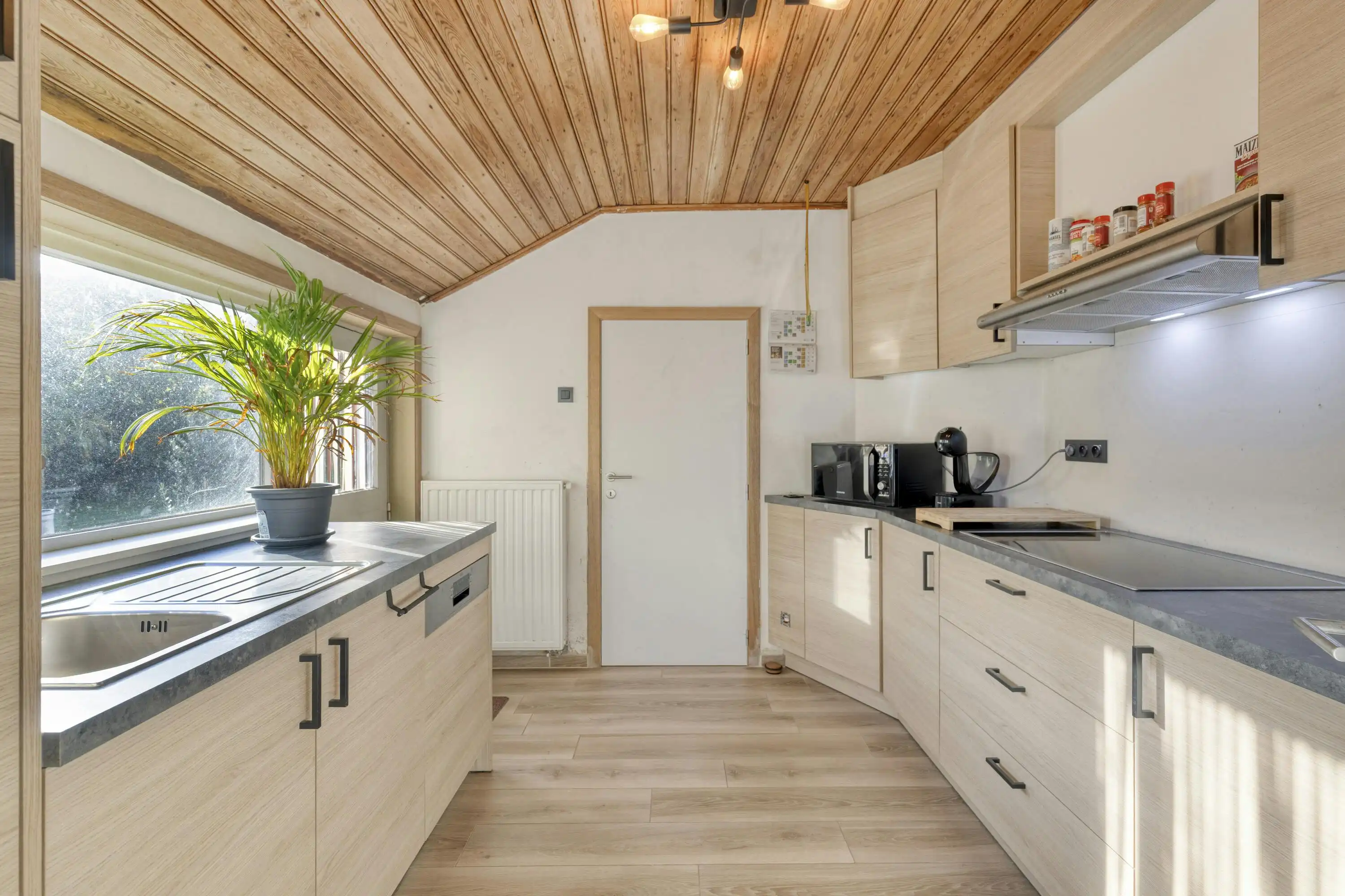 Huis te koop met drie slaapkamers op 1156m² grondoppervlakte foto 6