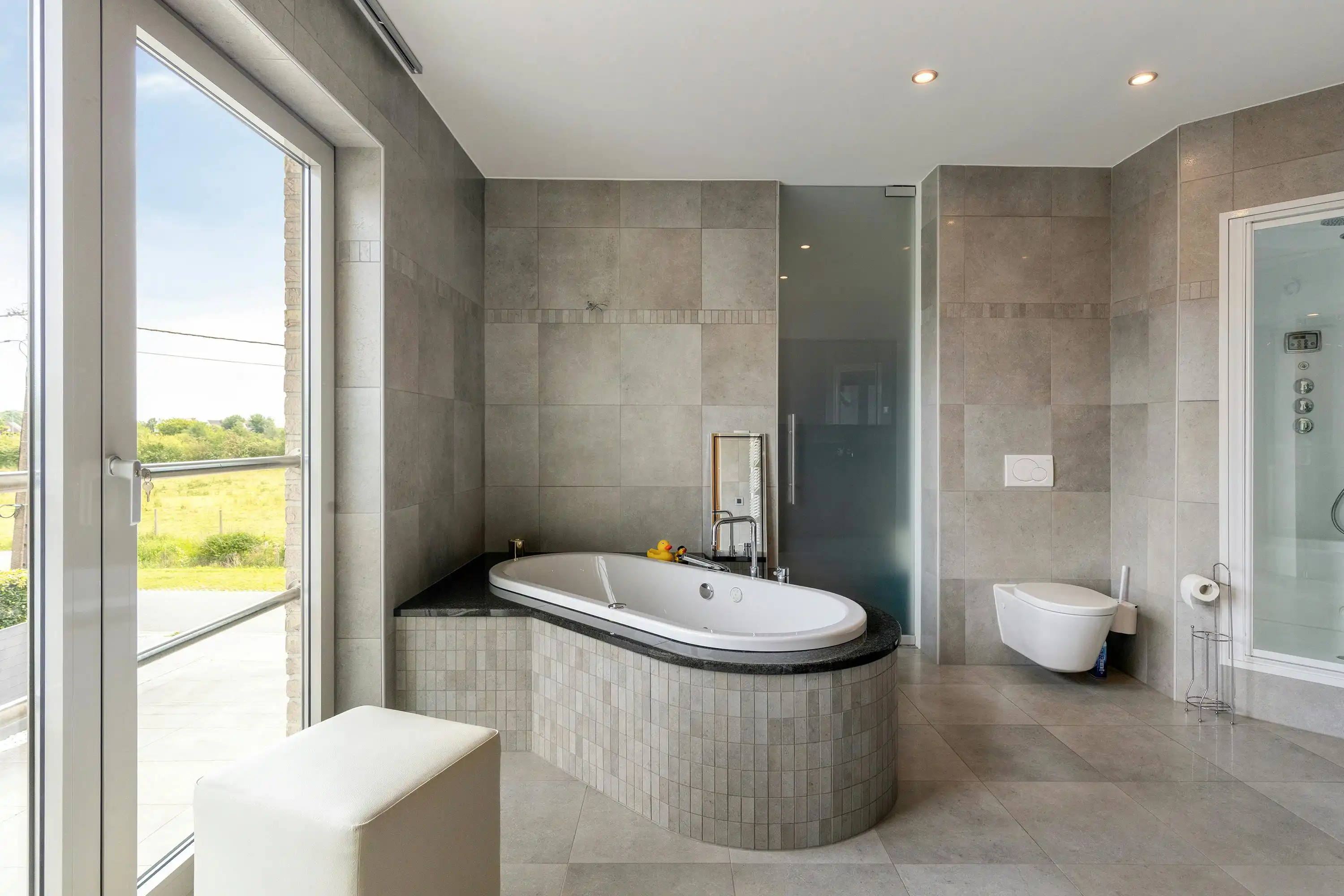 Ruime woning met magazijn (250m²) te koop in Baasrode foto 10