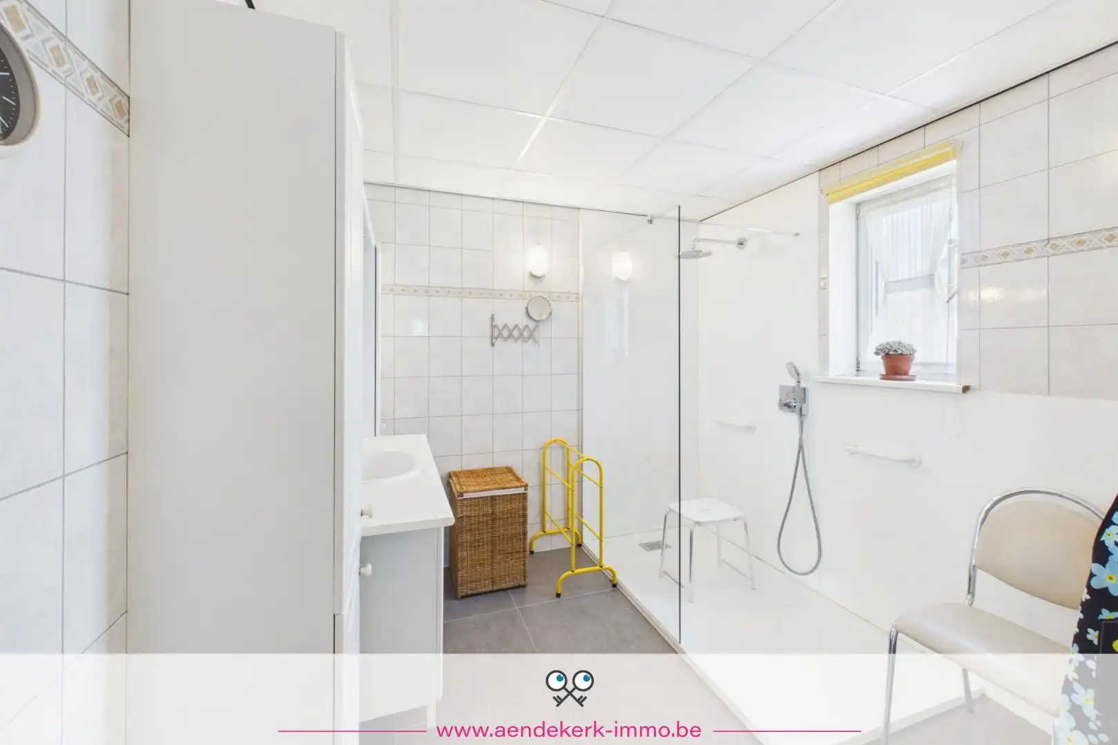 Charmante woning met vier slaapkamers foto 12