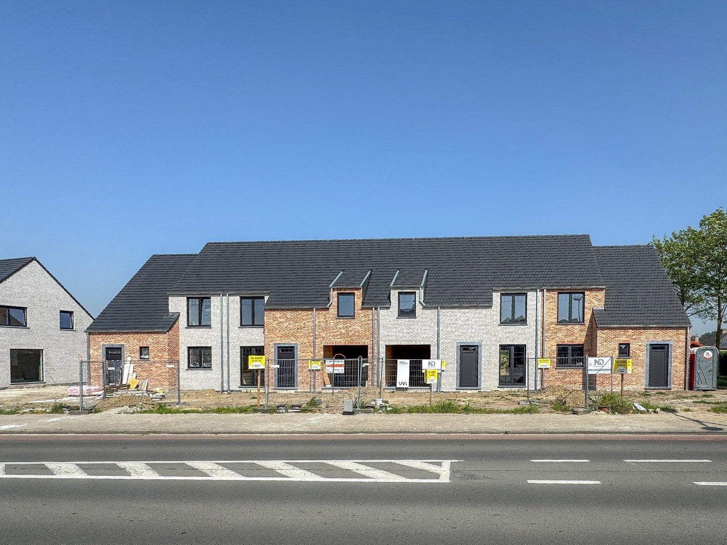 Ruime 4-slaapkamer woning op boogscheut van centrum Eernegem foto 6