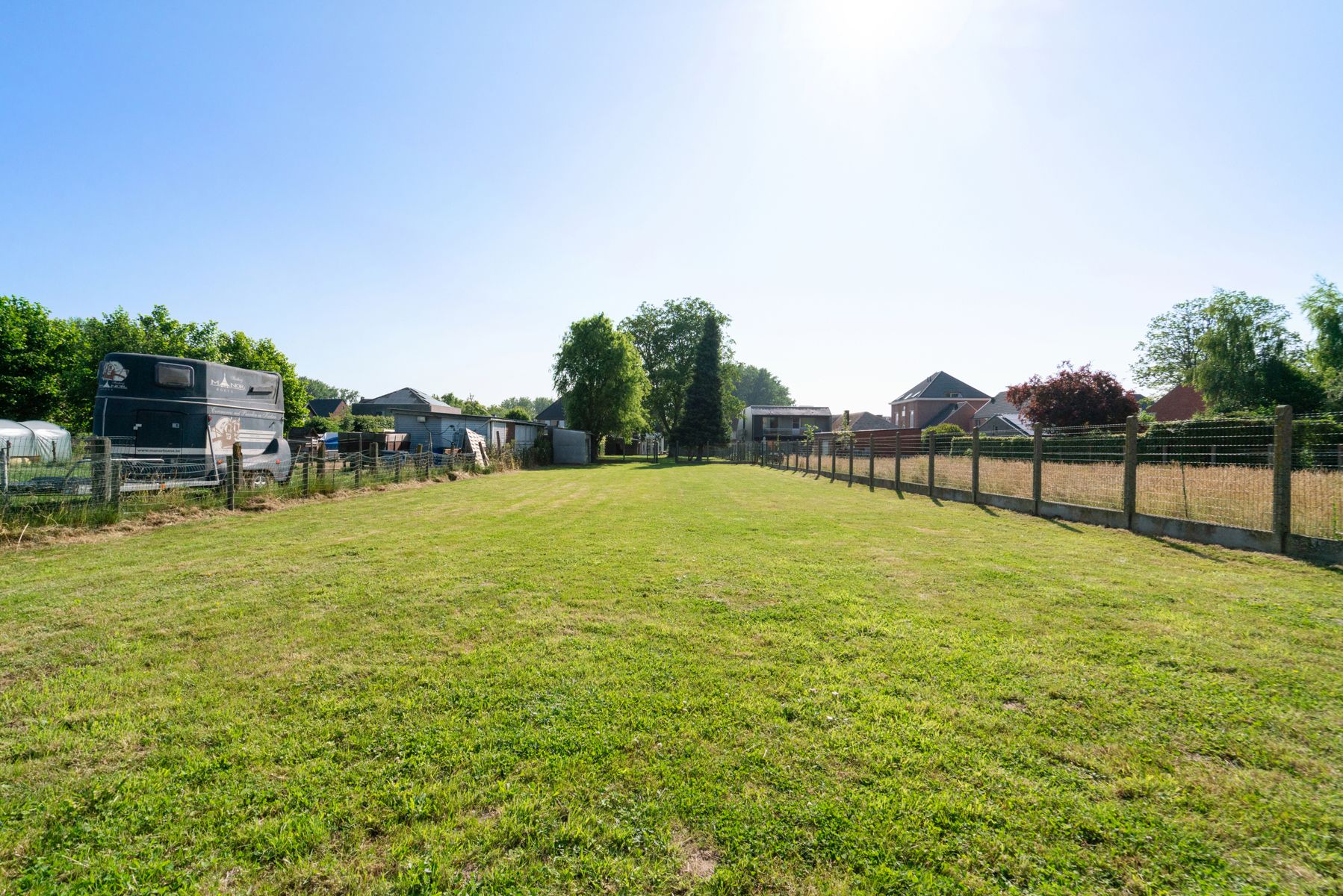 Instapklare halfopen bebouwing  met 3 slaapkamers op 1324 m² foto 15