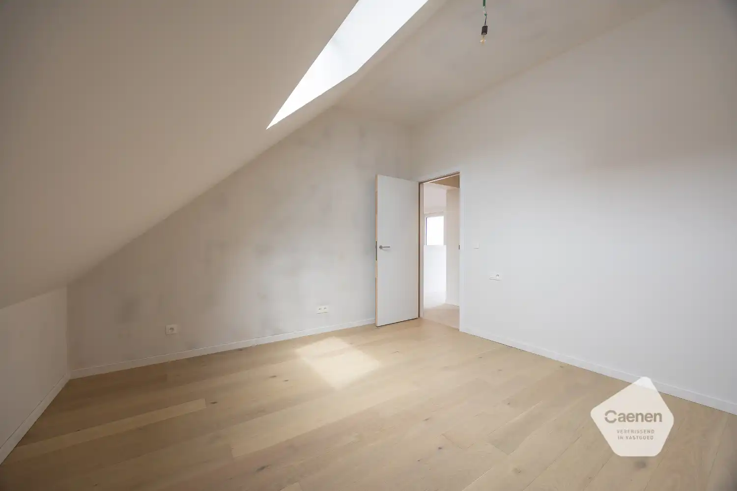 Ruim, gerenoveerde duplex te Mariakerke foto 21