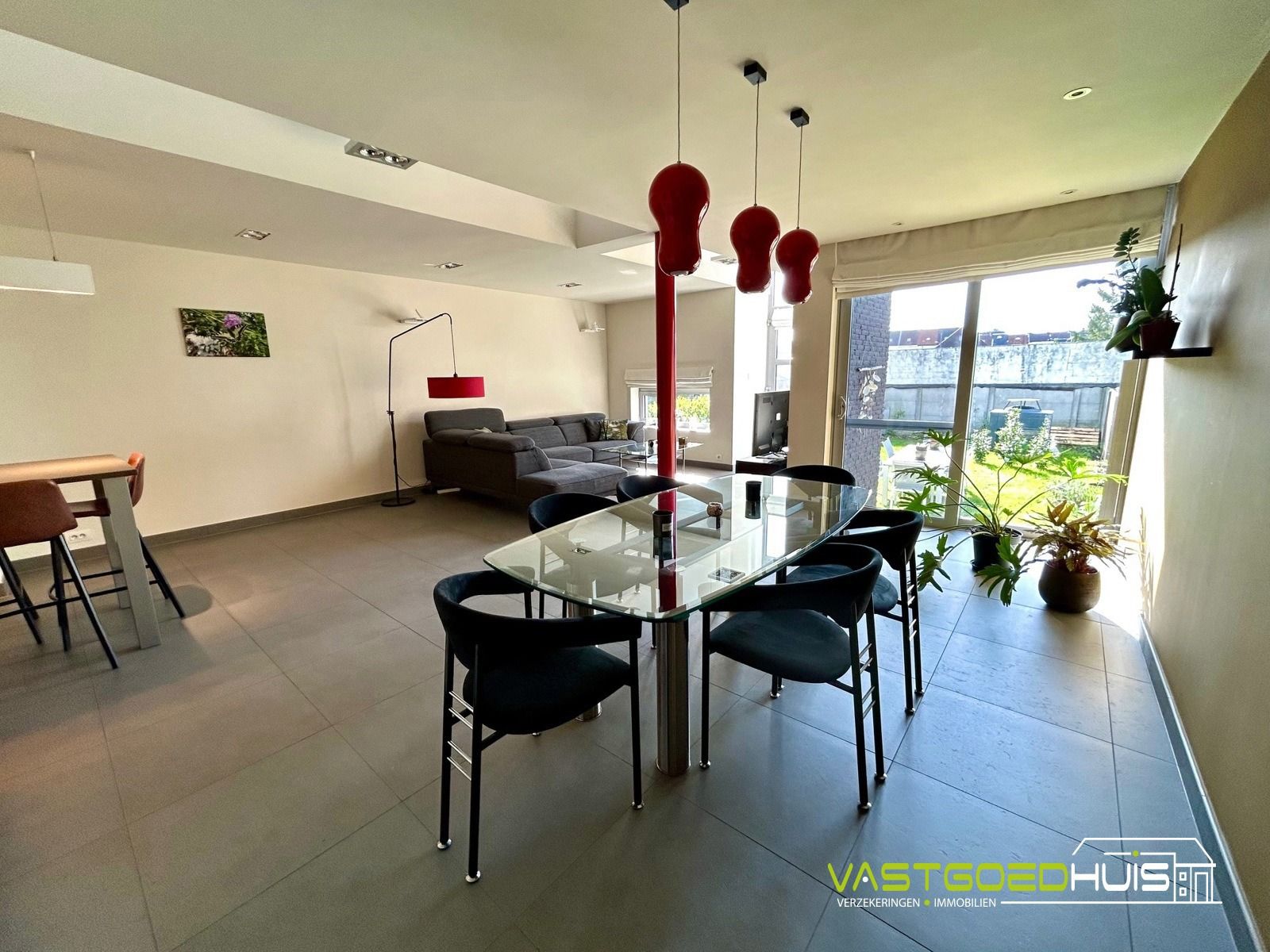 Moderne, energiezuinige gezinswoning met tuin en garage foto 5