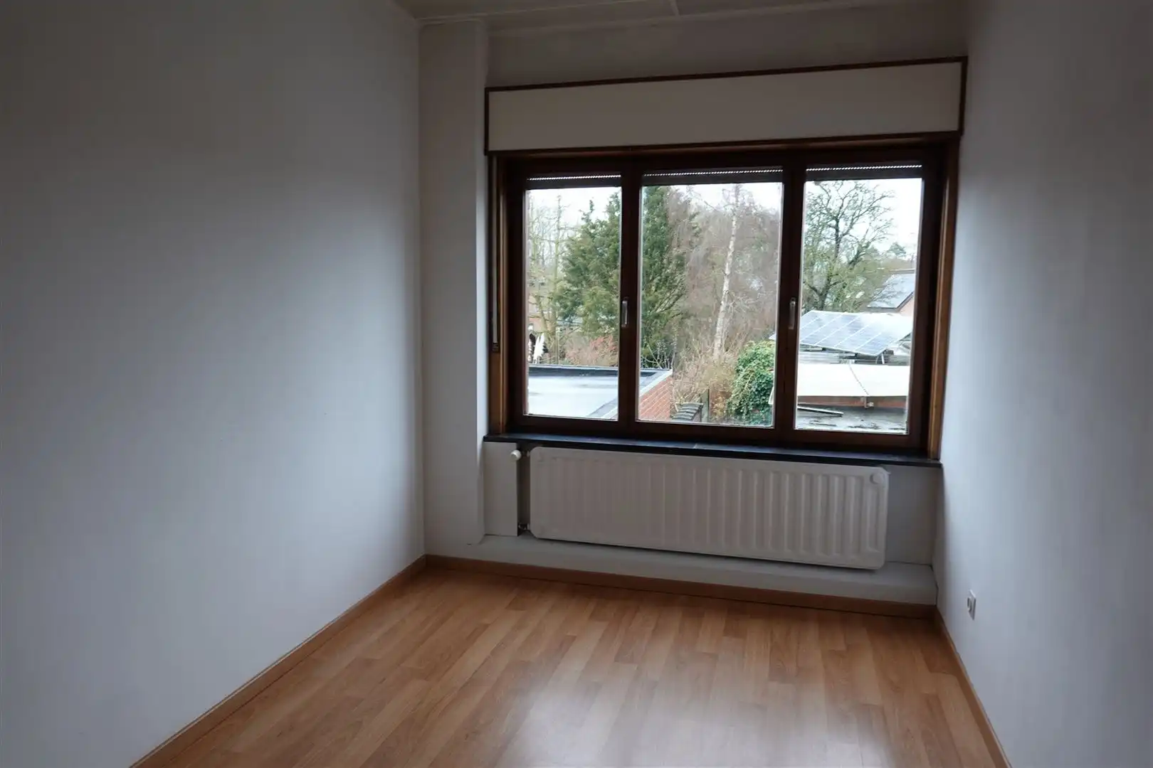 Rustig gelegen, ruime woning met 4 slaapkamers en tuin. foto 11