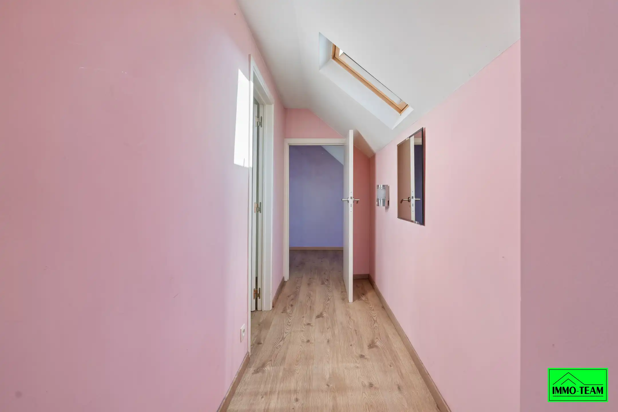 Te renoveren woning in rustige straat in Asse foto 14