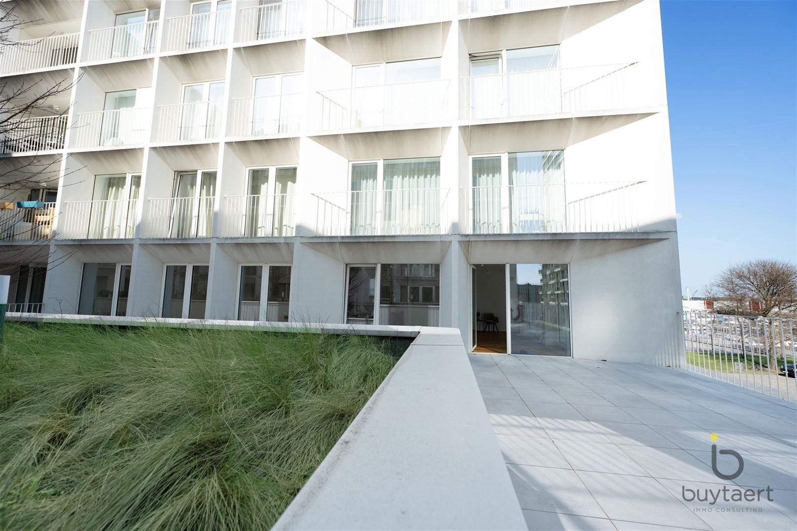 Luxe 3 slpk appartement met een gigantisch terras met zicht op het Kempisch dok. foto 25