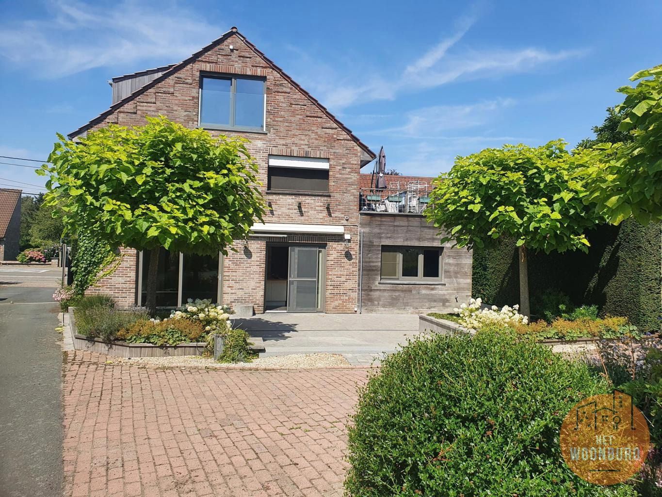 Appartement te huur Lenniksebaan 1094/1 - 1602 Sint-Pieters-Leeuw Vlezenbeek