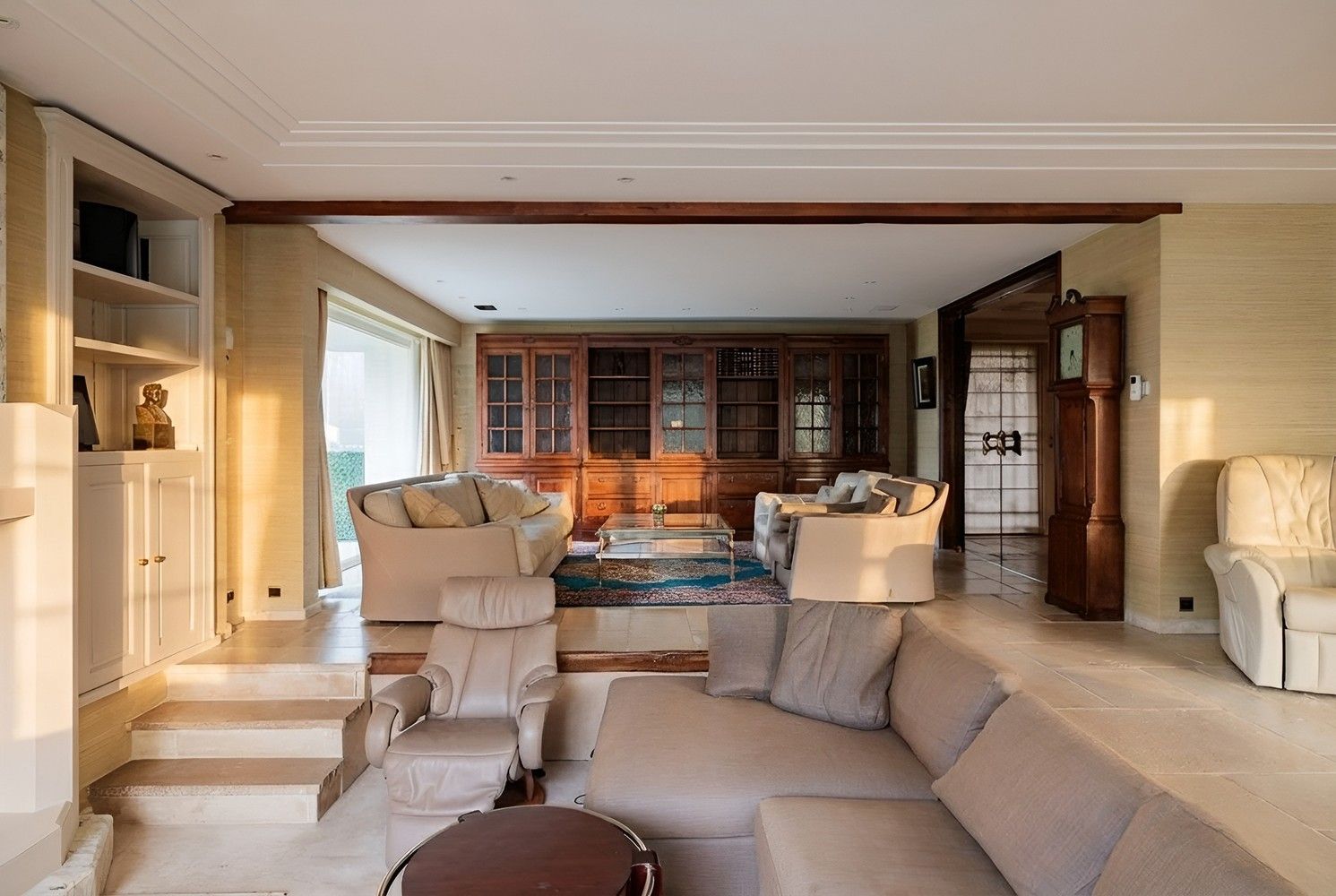 Riante villa op ruim perceel van ca. 3.928m2 foto 7