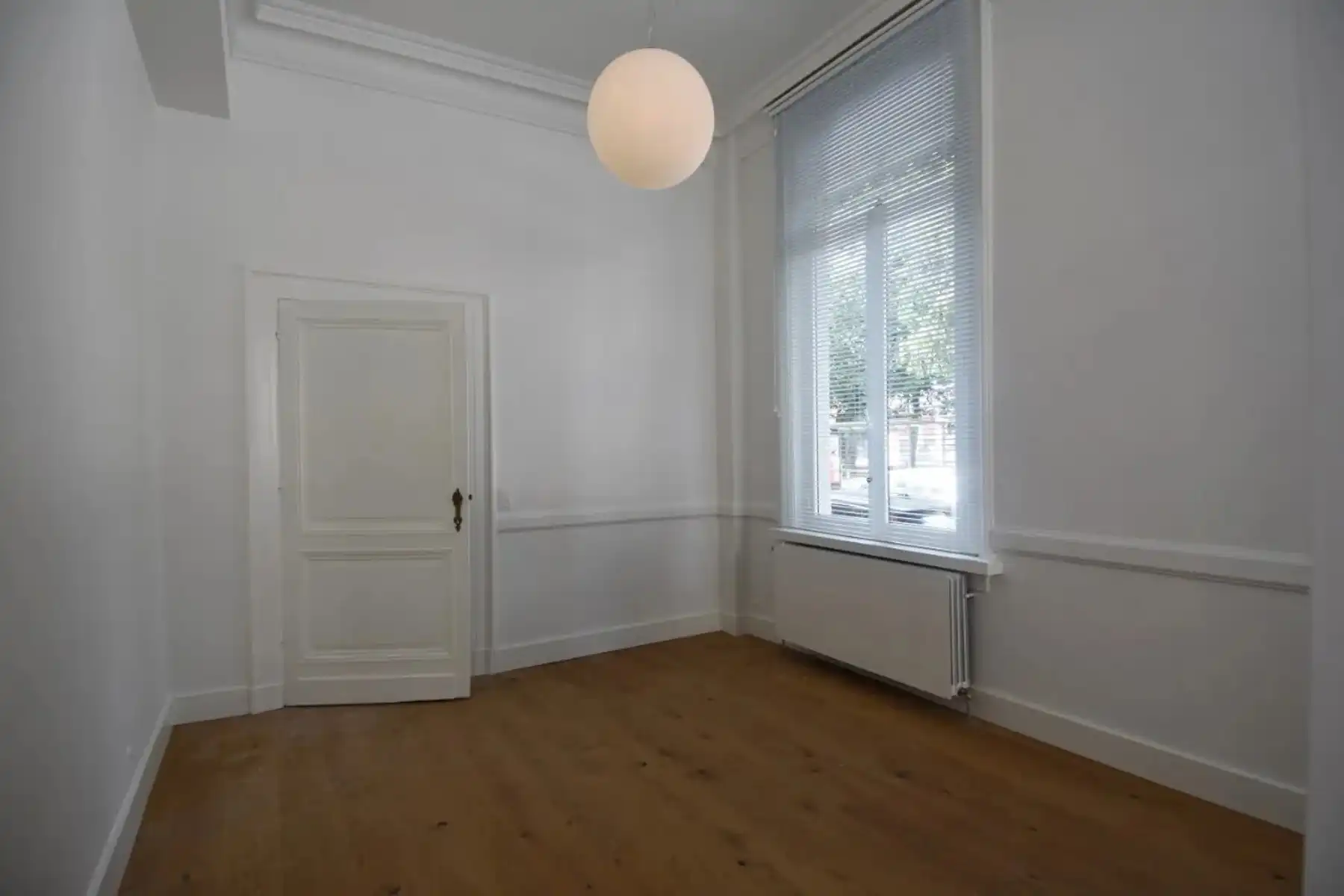 Charmante woning in monumentaal klassegebouw foto 6