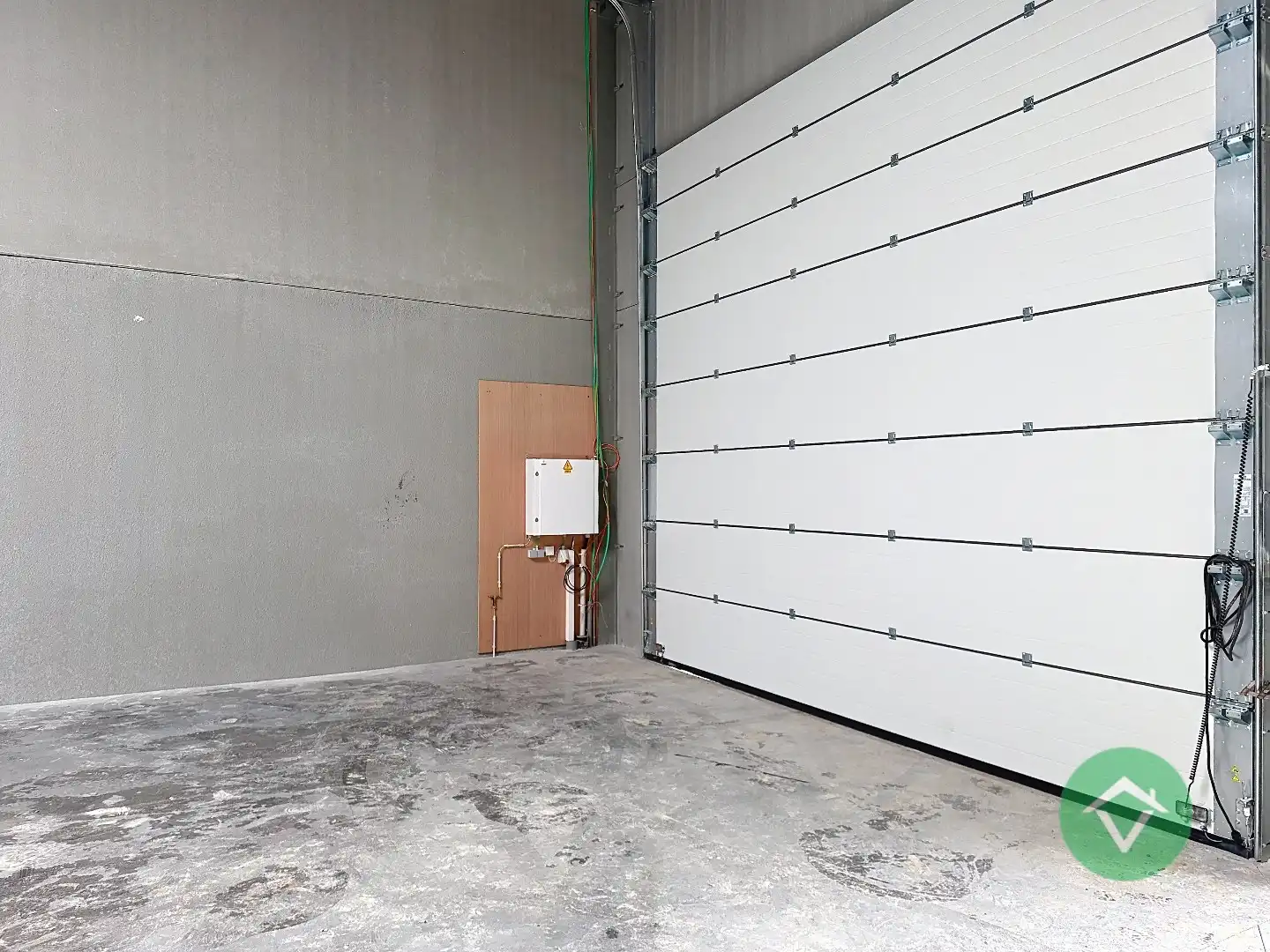 Nieuwbouw loods KMO-UNIT te koop – 237 m² met 1 parkeerplaats inbegrepen op de industriezone te Aartrijke foto 4