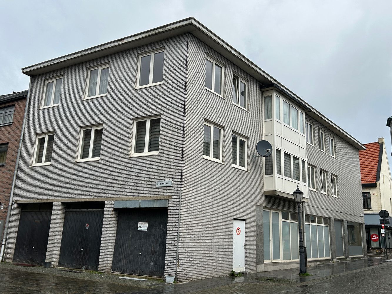 Building met handelsgelijkvloers, 4 appartementen, 3 garages en kelder foto 5