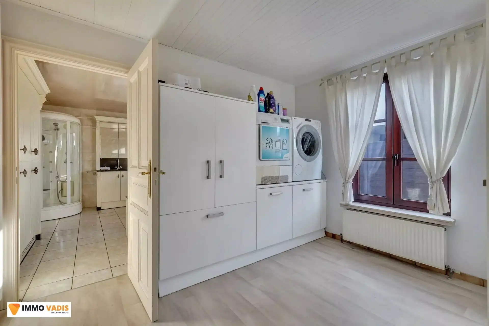 Gunstig gelegen, charmante en uitstekend onderhouden villa foto 11