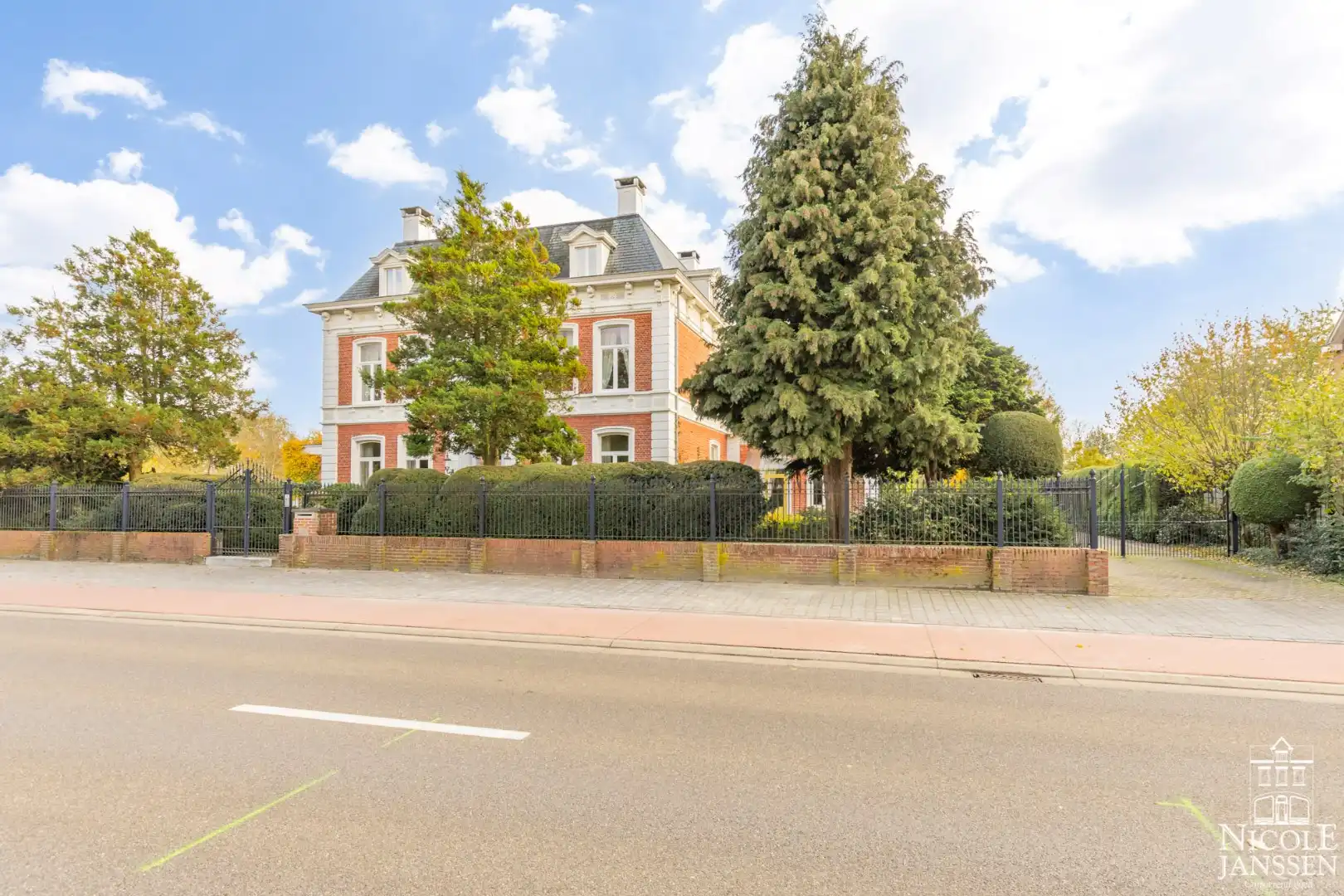 Authentiek herenhuis met conciërgewoning foto 39