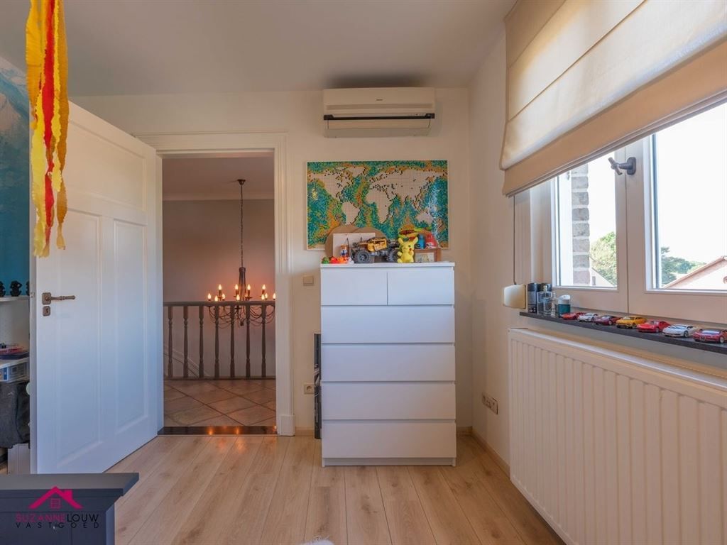 Landelijke villawoning met dubbele vrijstaande garage foto 42