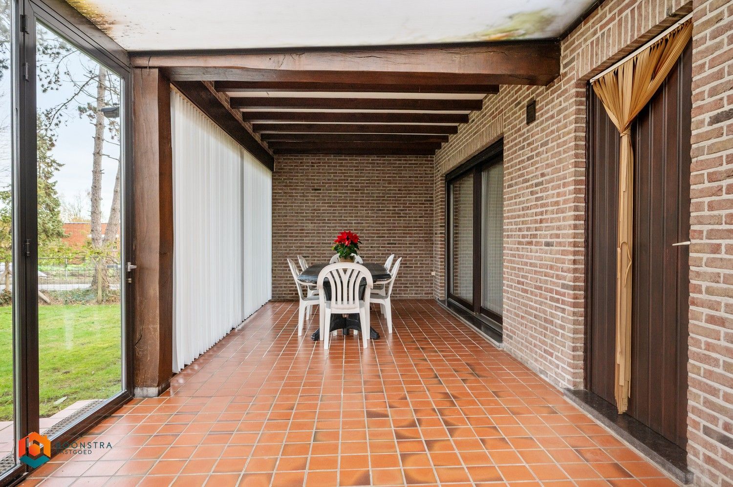 Te renoveren woning met 4 slpkrs en magazijn van 360m² op ruim perceel van 5730m² foto 8