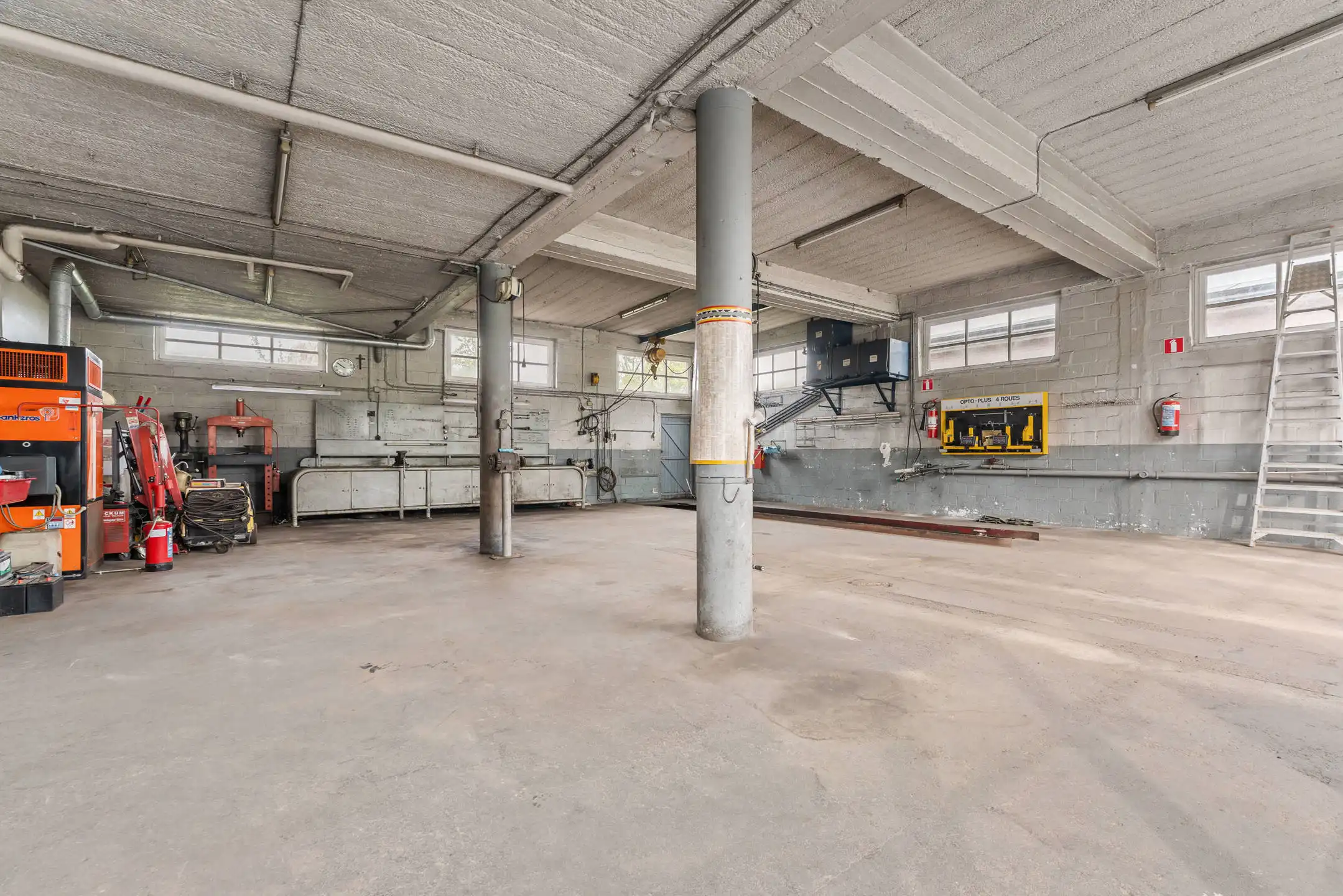 Woning met tal van mogelijkheden te Voeren. foto 28