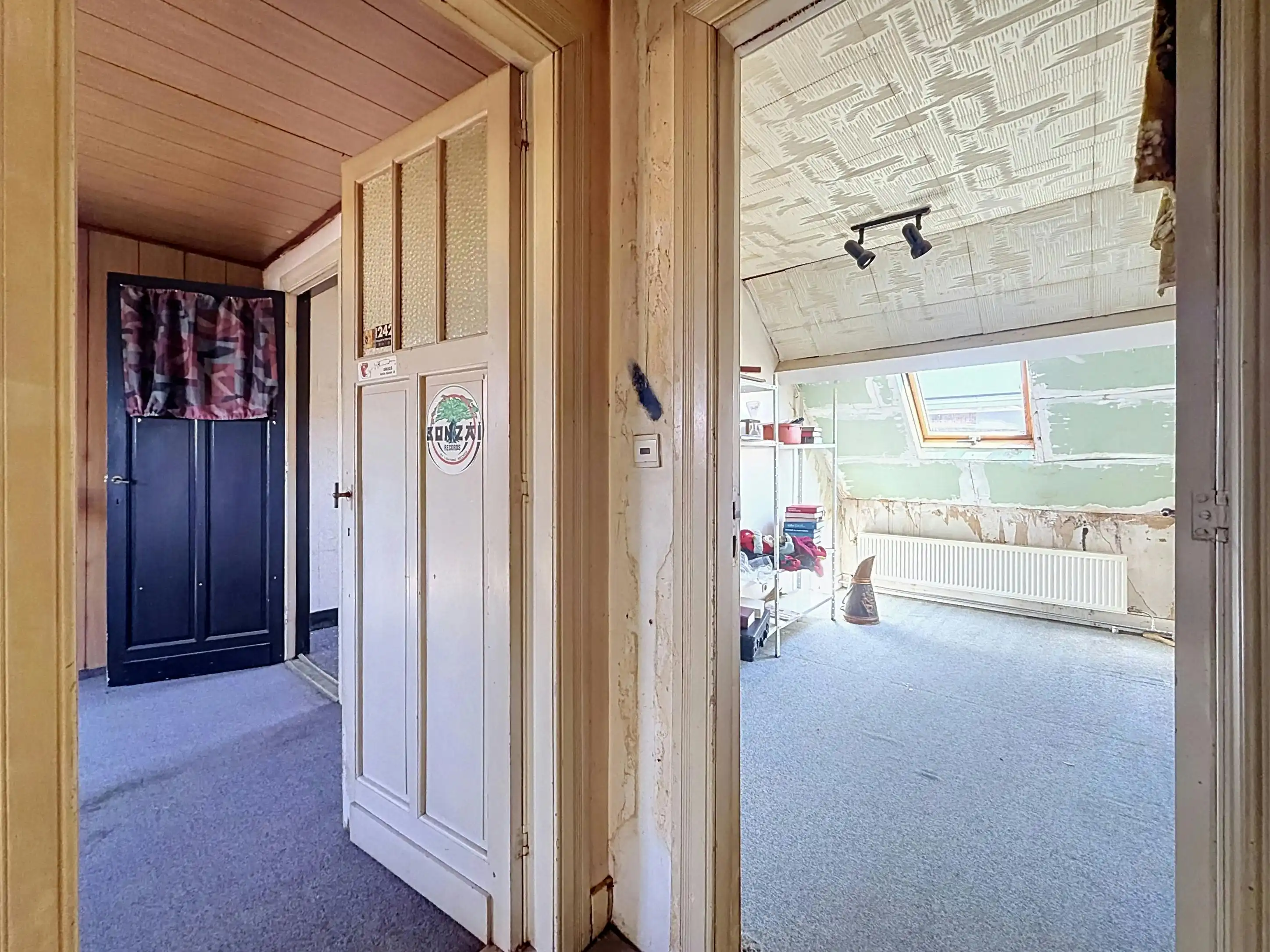 Te renoveren woning met 5 slaapkamers vlakbij Rivierenhof  foto 17