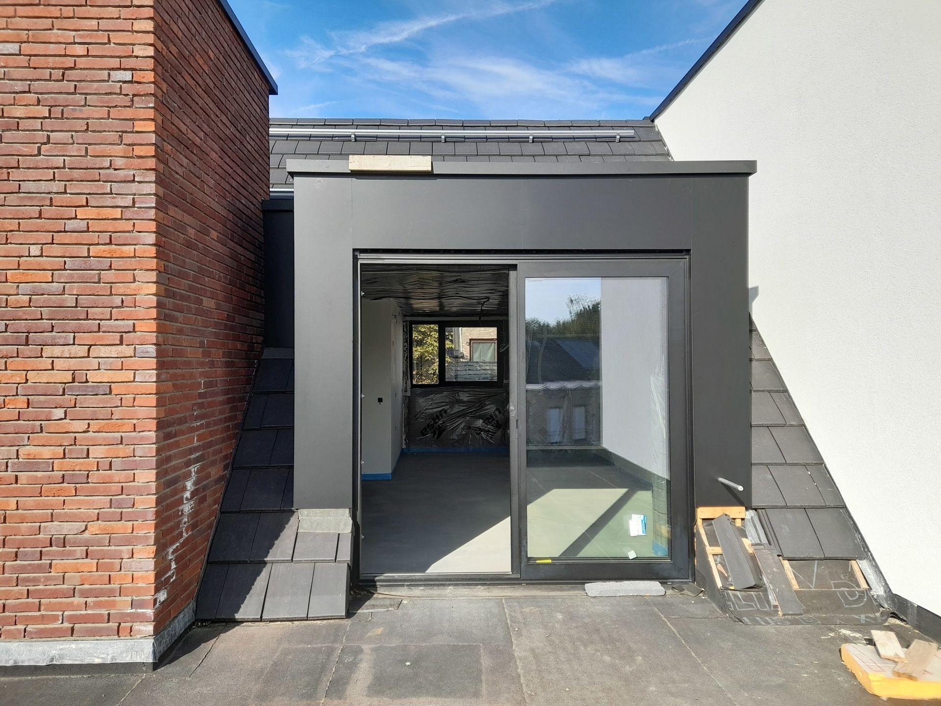 Nieuwbouwappartement INCLUSIEF kosten, garage en berging foto 11