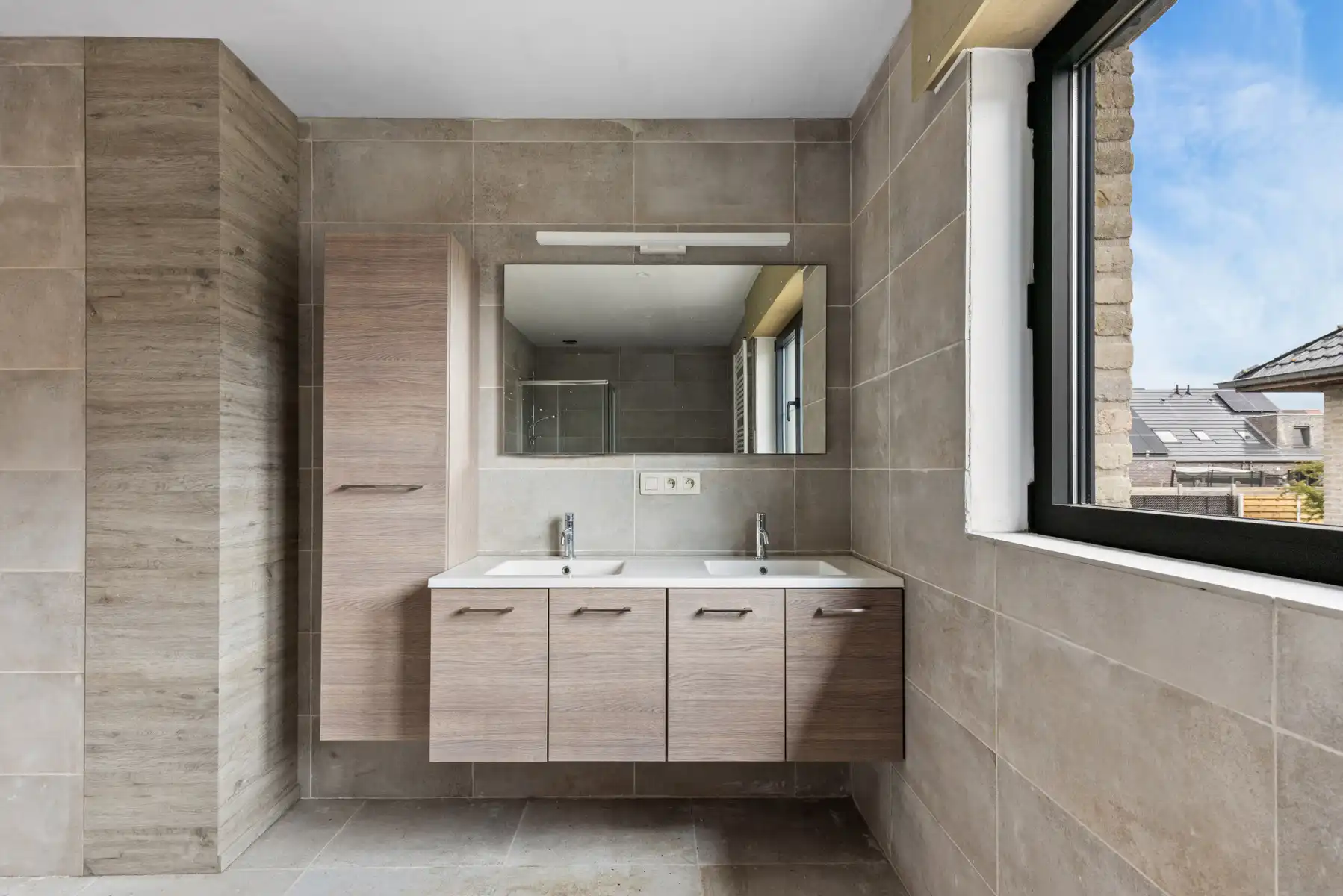 Instapklare open bebouwing met 4 slaapkamers foto 13