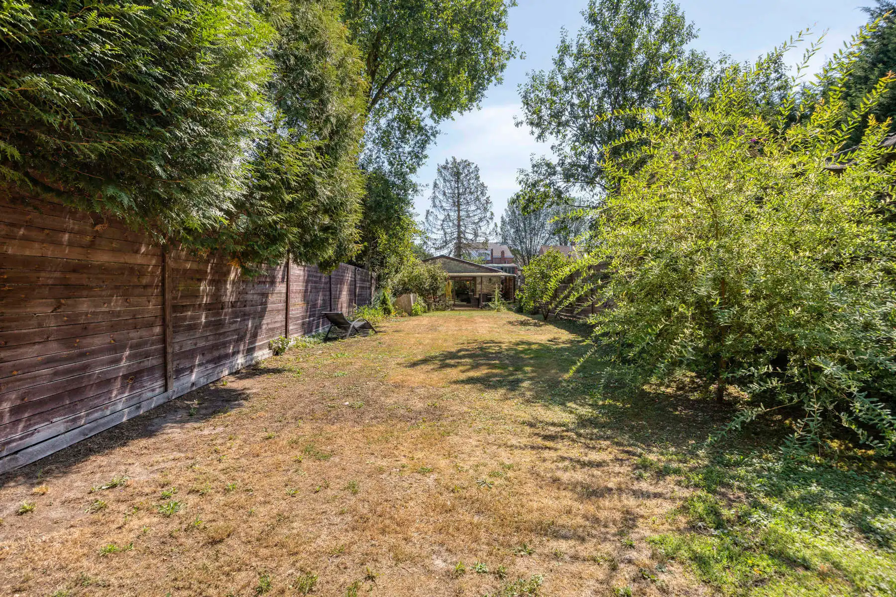 Veelzijdige halfopen bebouwing met woonstudio in de tuin foto 31