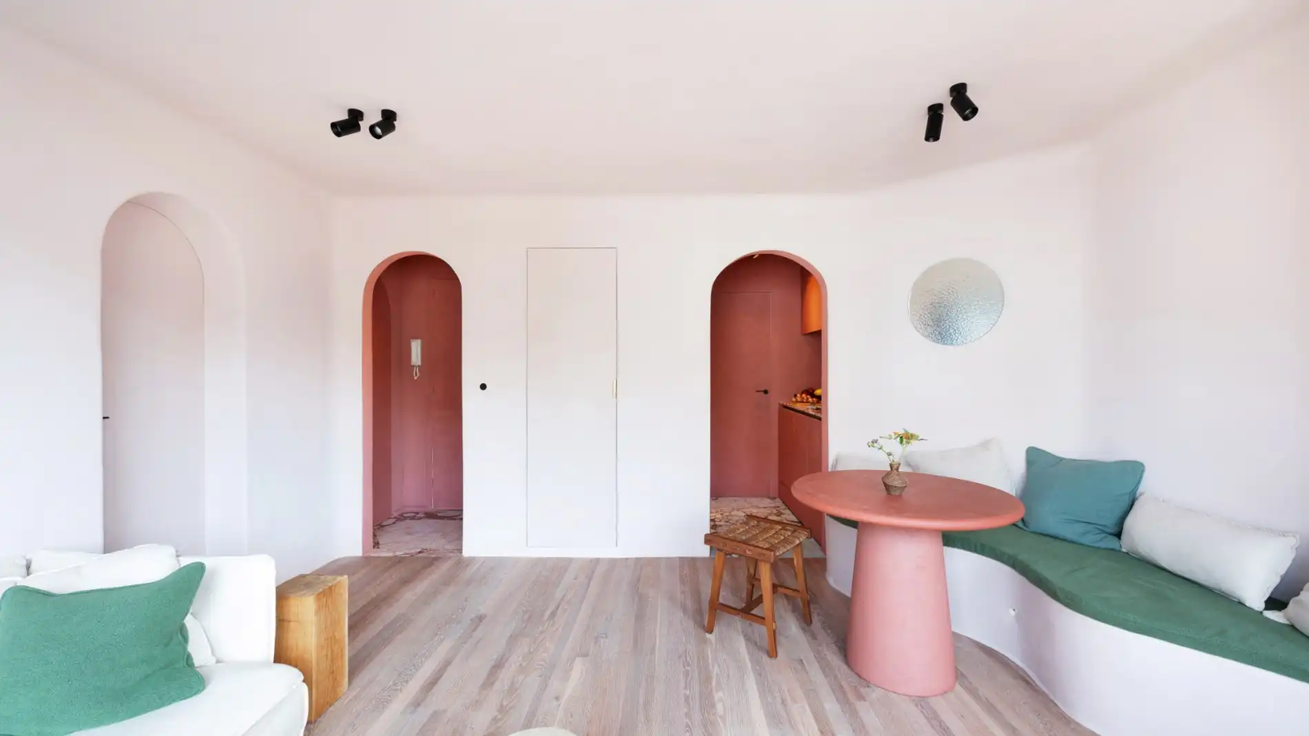 Luxueus gerenoveerd appartement met ZEEzicht, gelegen op het Driehoeksplein. foto 12