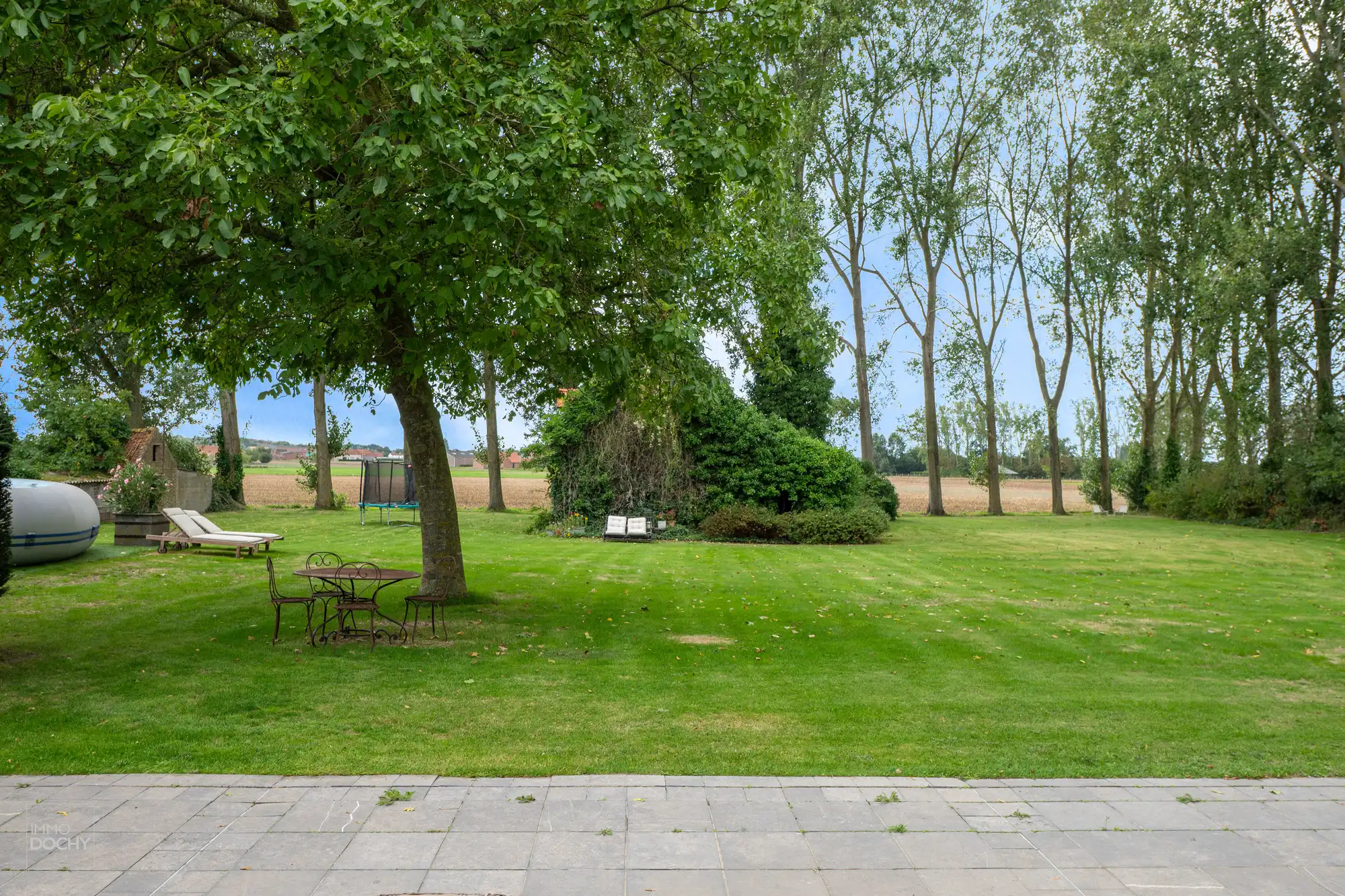 Rustig gelegen ruim landhuis op 6.402m² foto 14