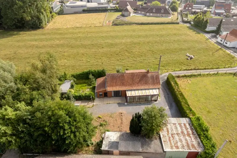 Landelijk gelegen woning op een perceel van ca. 860m² foto 2