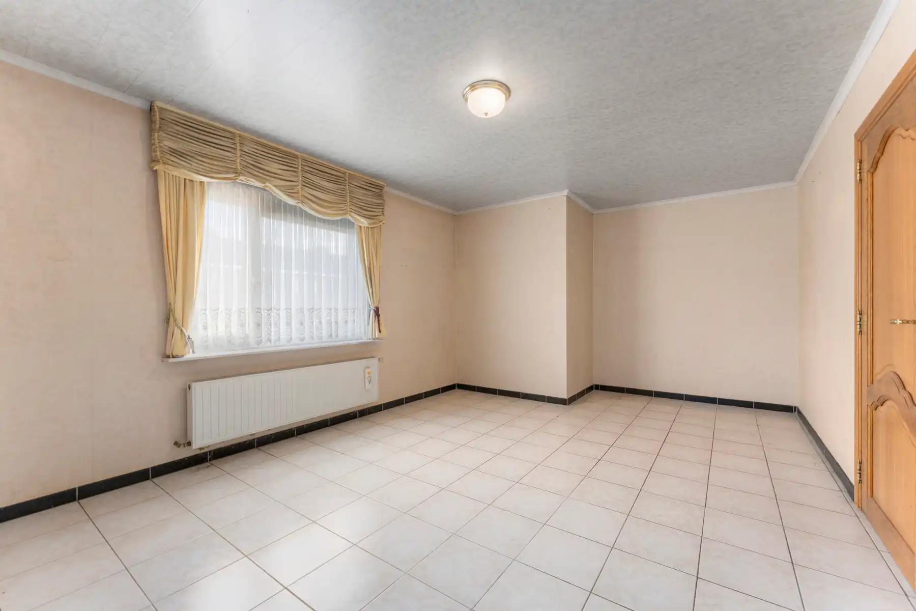 Bungalow met potentieel in centrum Torhout foto 8