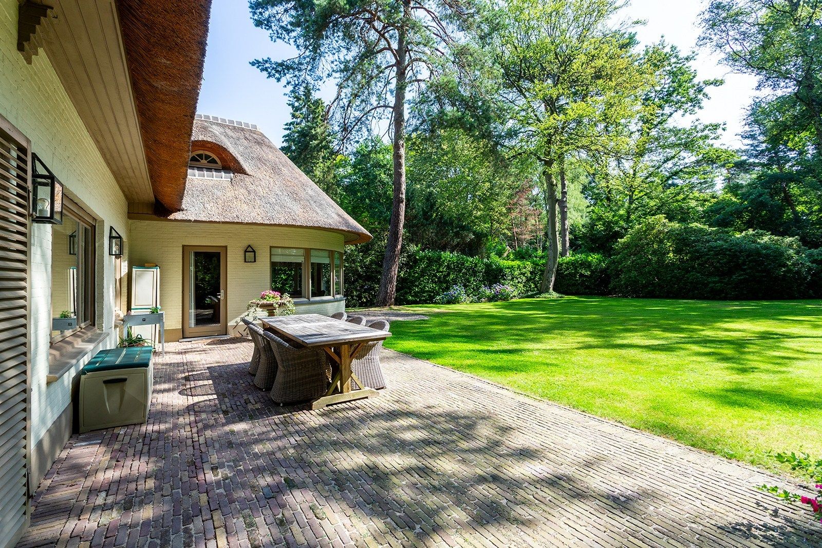 Charmante rietgedekte villa in bosrijke omgeving foto 21