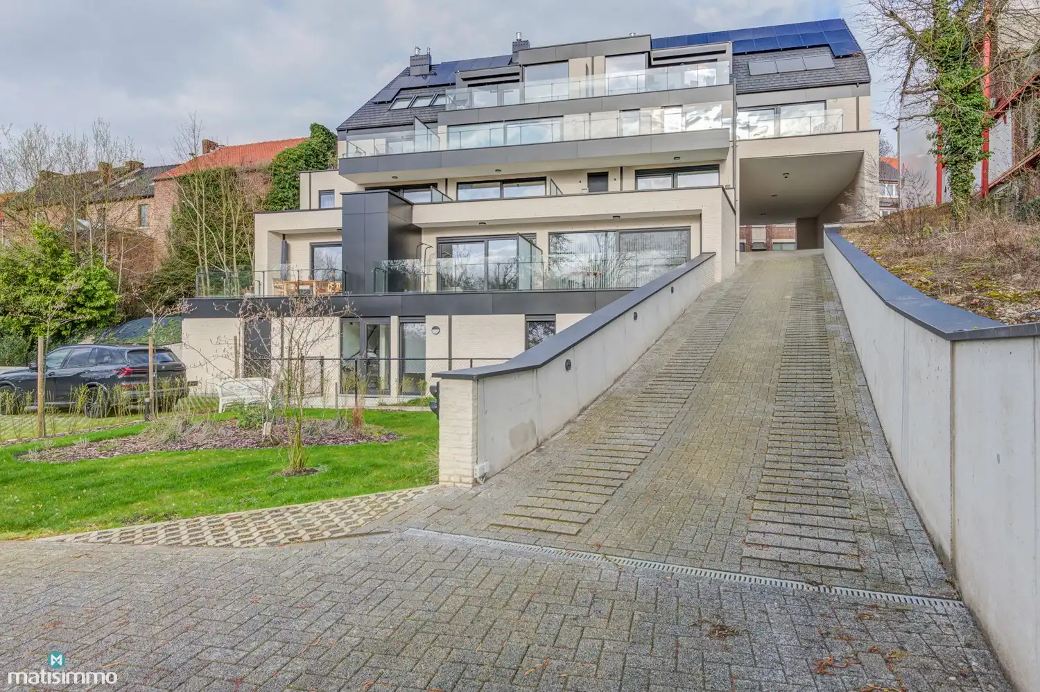 GELIJKSVLOERS APPARTEMENT MET ZUIDGERICHT TERRAS GELEGEN NABIJ HET CENTRUM VAN BILZEN foto 21