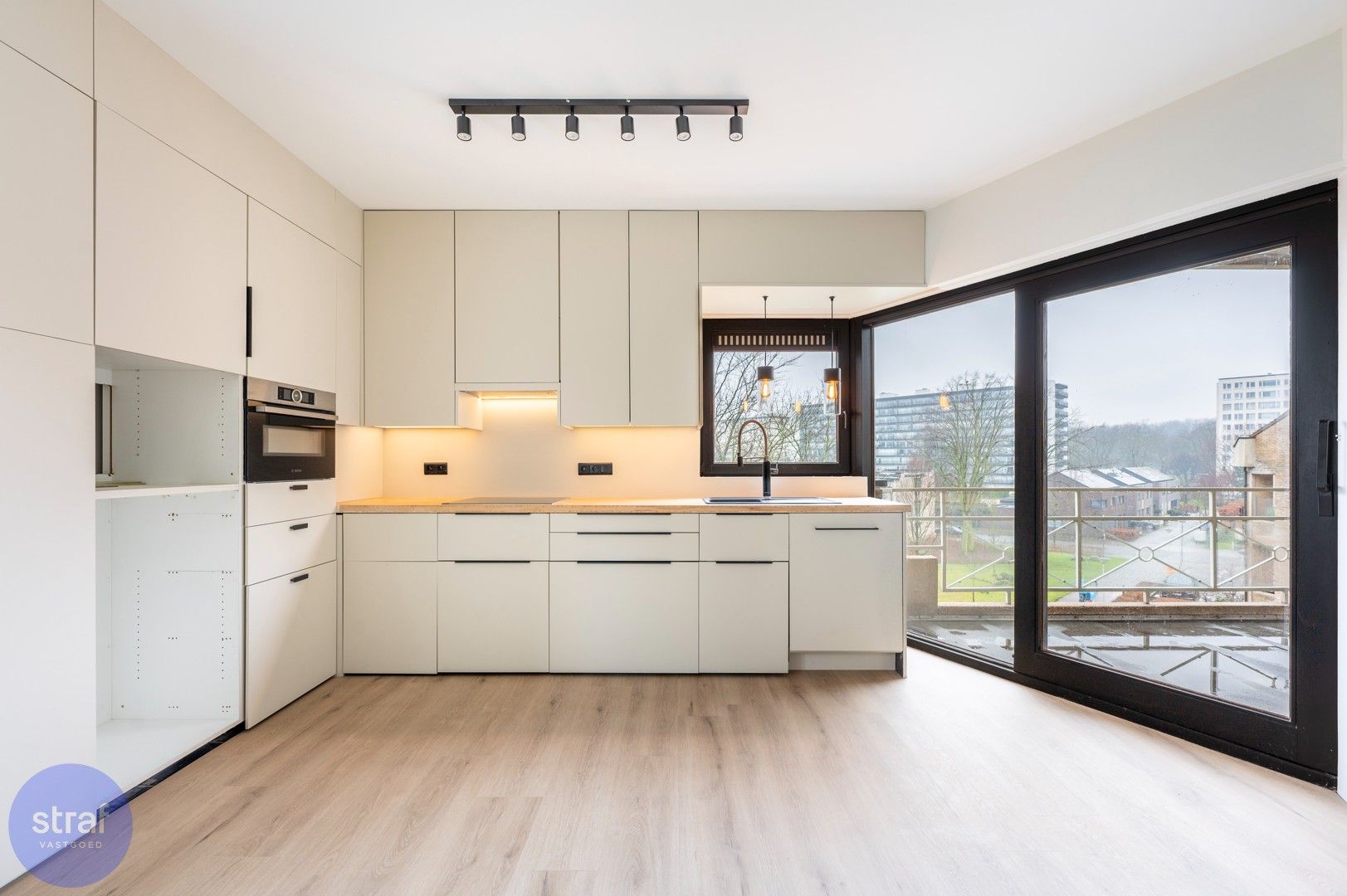 Groot 3 slpk appartement met terras en inloopdressing foto 5