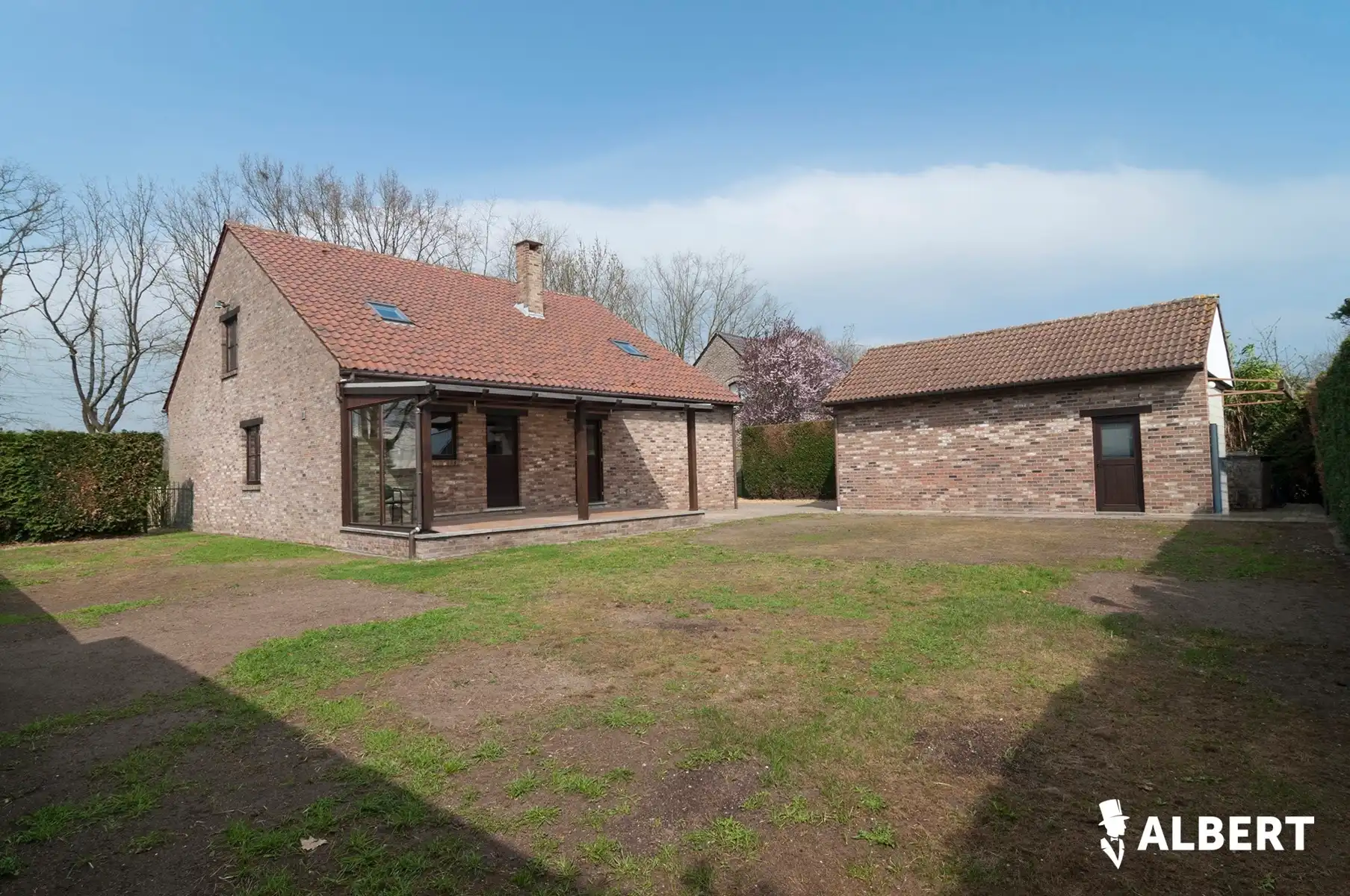 Ruime instapklare woning op toplocatie met tuin en bijgebouw foto 6