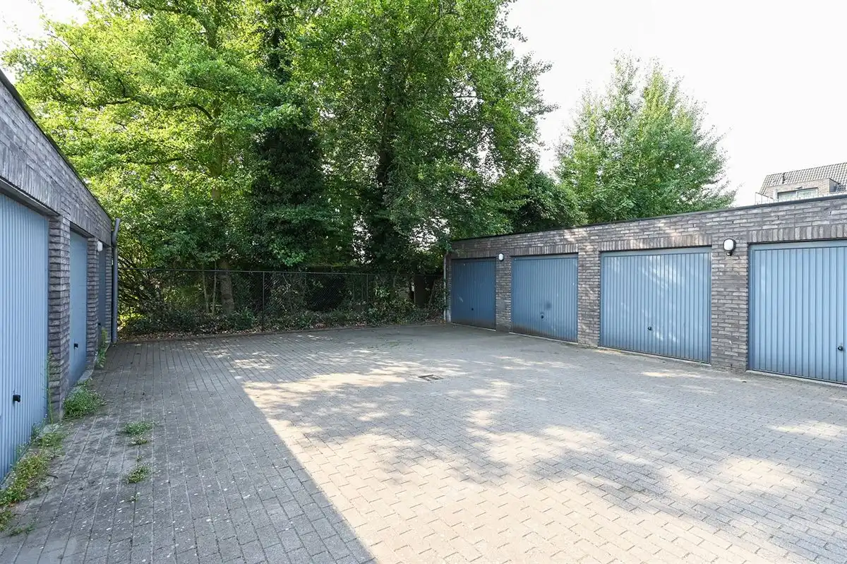 Appartement met 2 slaapkamers, groot terras en garage foto 11