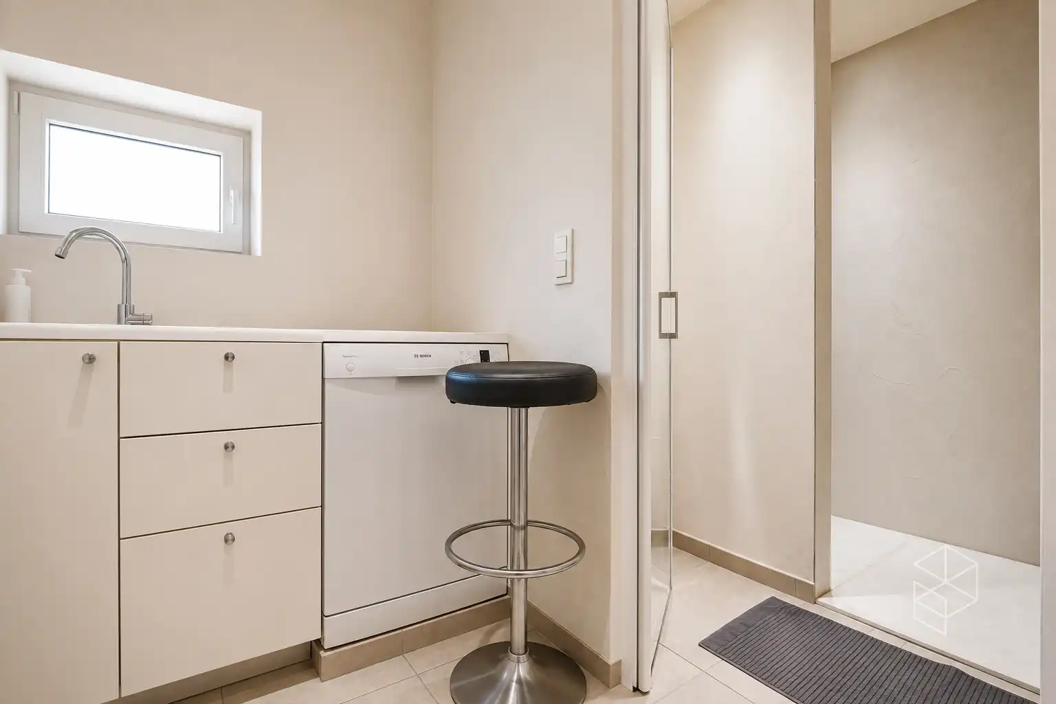 Wonen en ondernemen op één locatie: woning met loods in Ruiselede foto 11