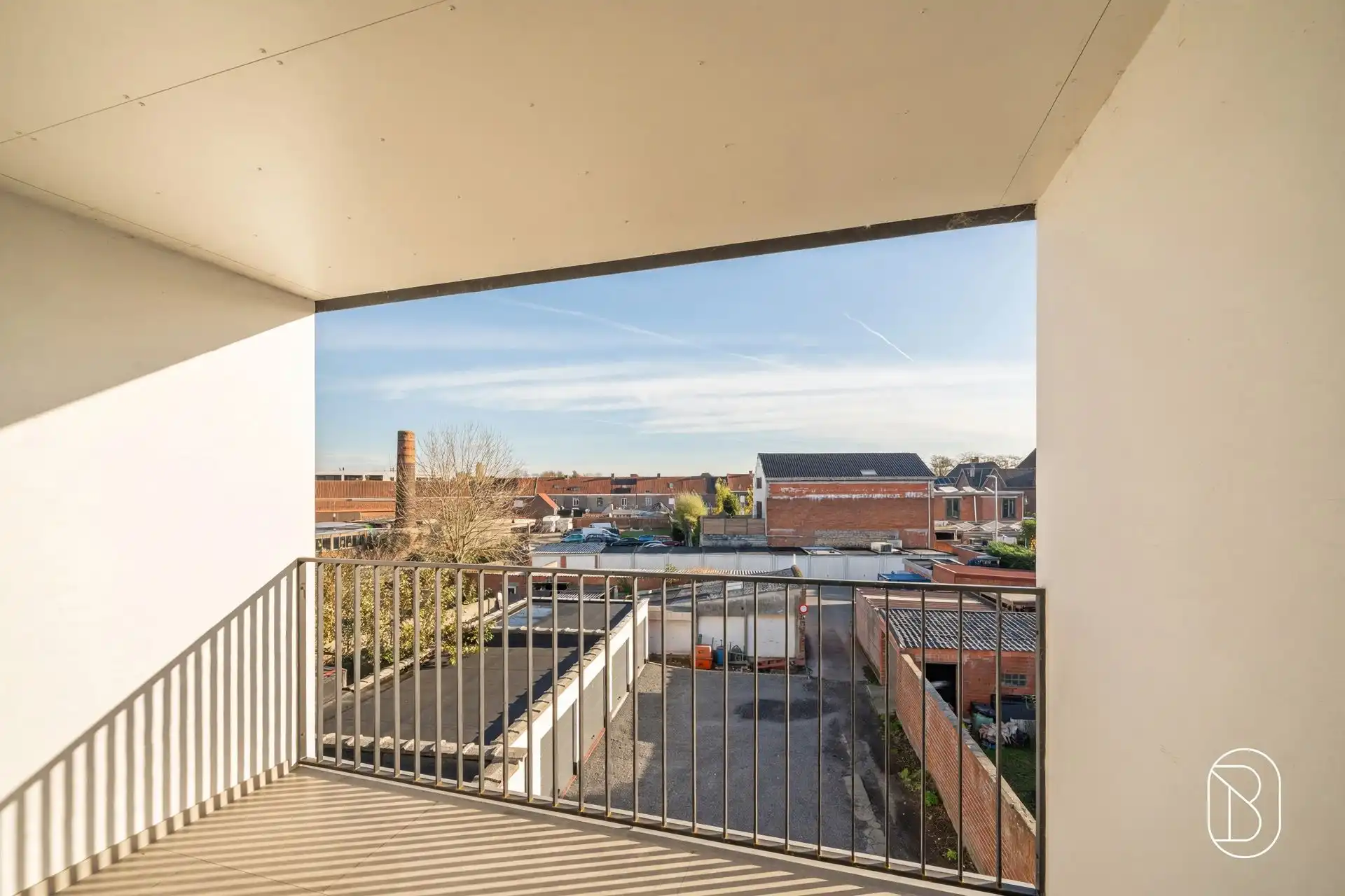 Gerenoveerd appartement met terras en garage in Wevelgem foto 10
