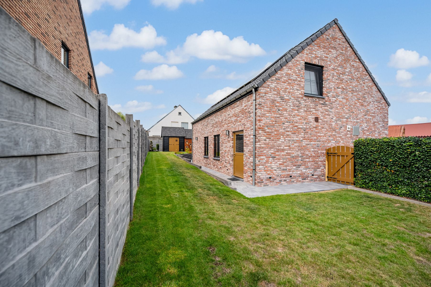 Recente (2020) open bebouwing met tuin en 3 slaapkamers foto 23