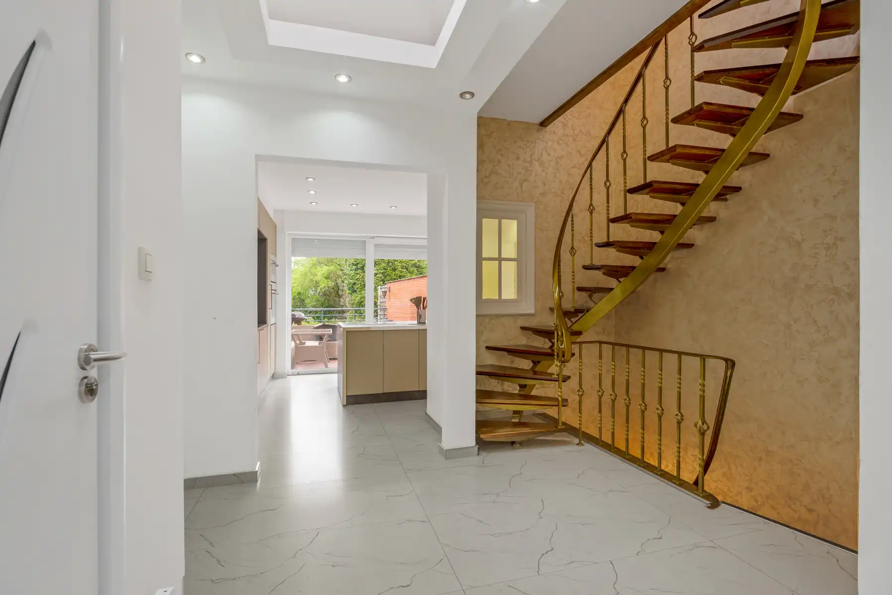 Uniek handelspand mét gerenoveerde woonst in het hart van Boom foto 15