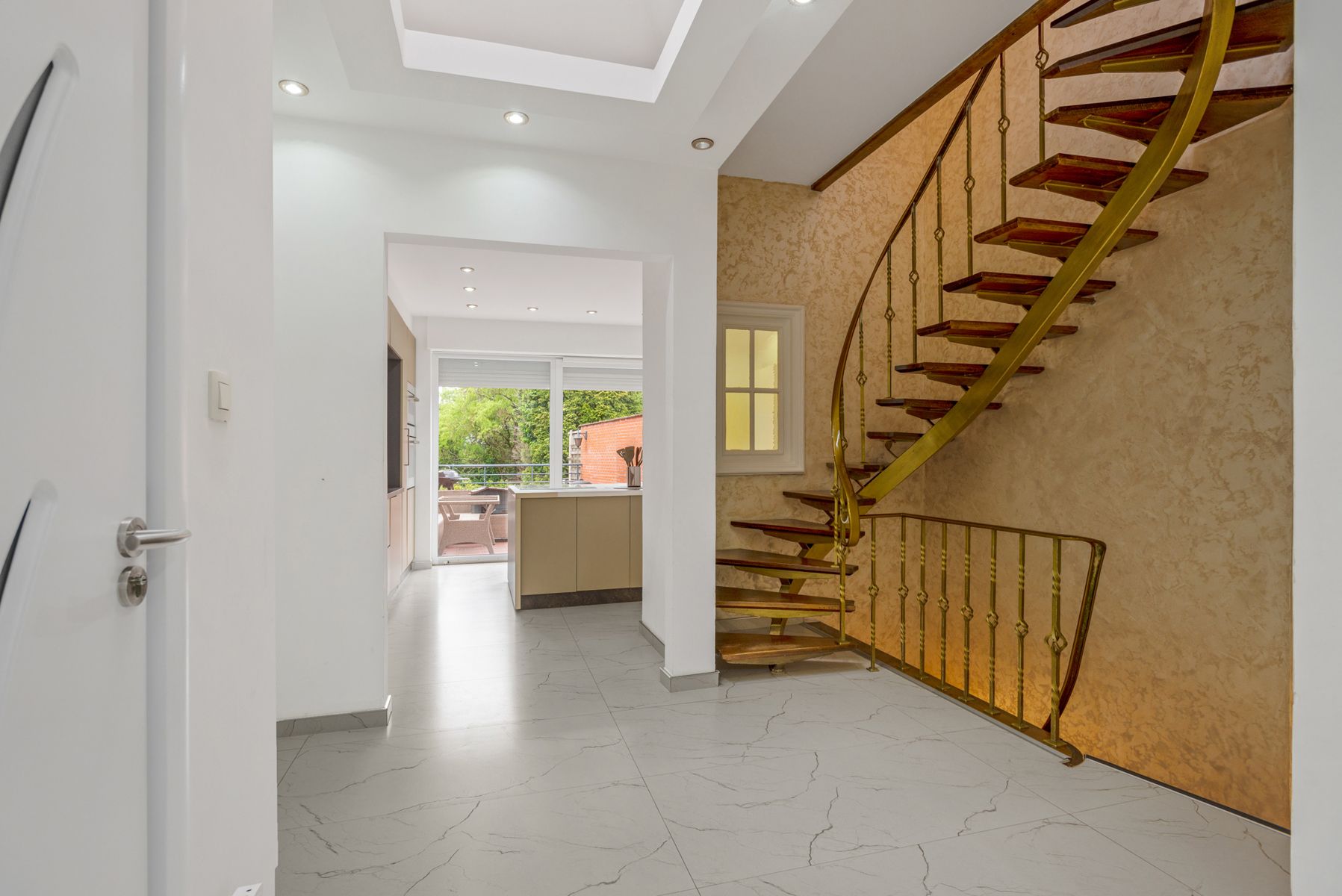 Uniek handelspand mét gerenoveerde woonst in het hart van Boom foto 15