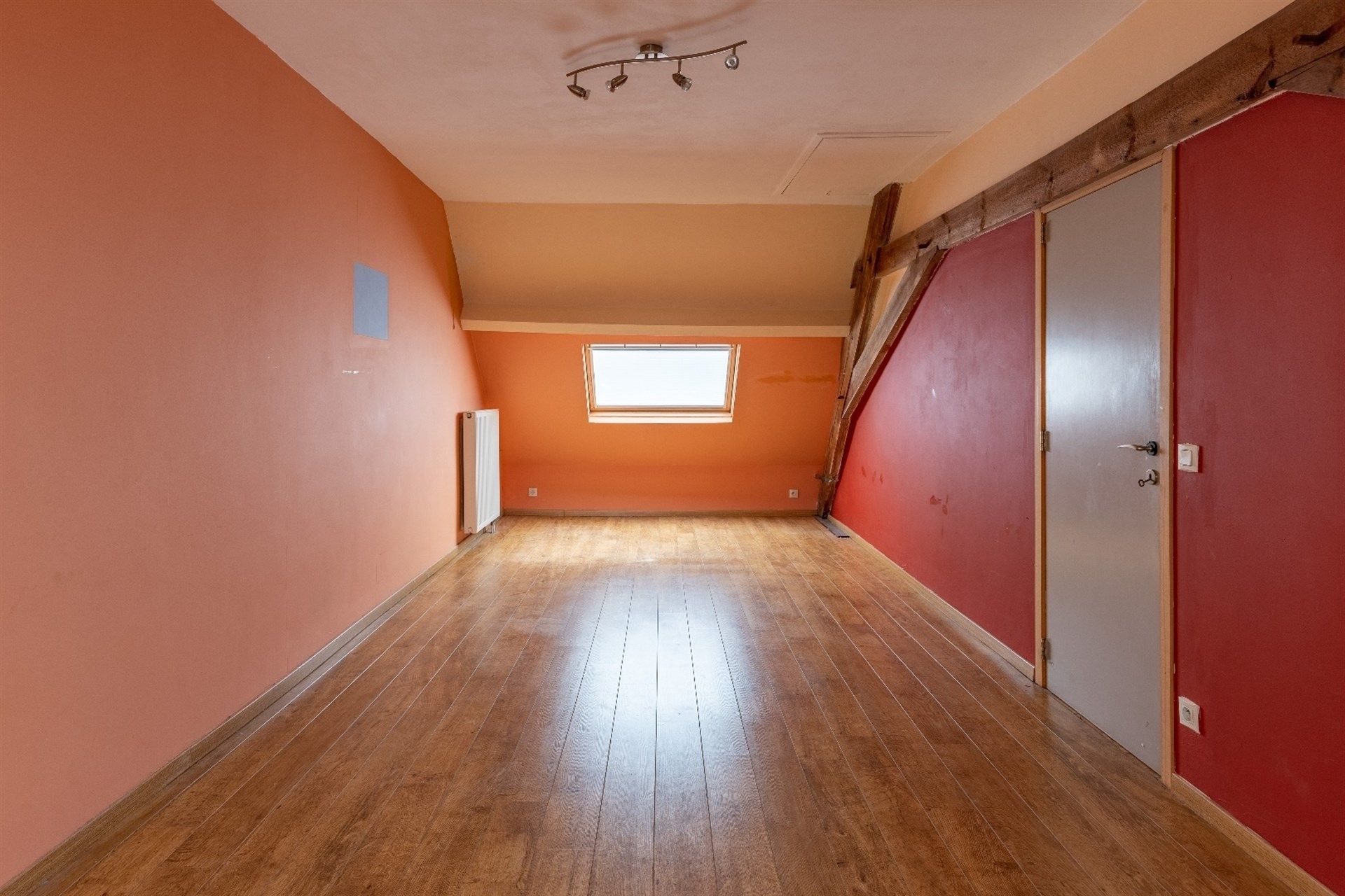 Ruime woning met 3 slaapkamers in het centrum. foto 16