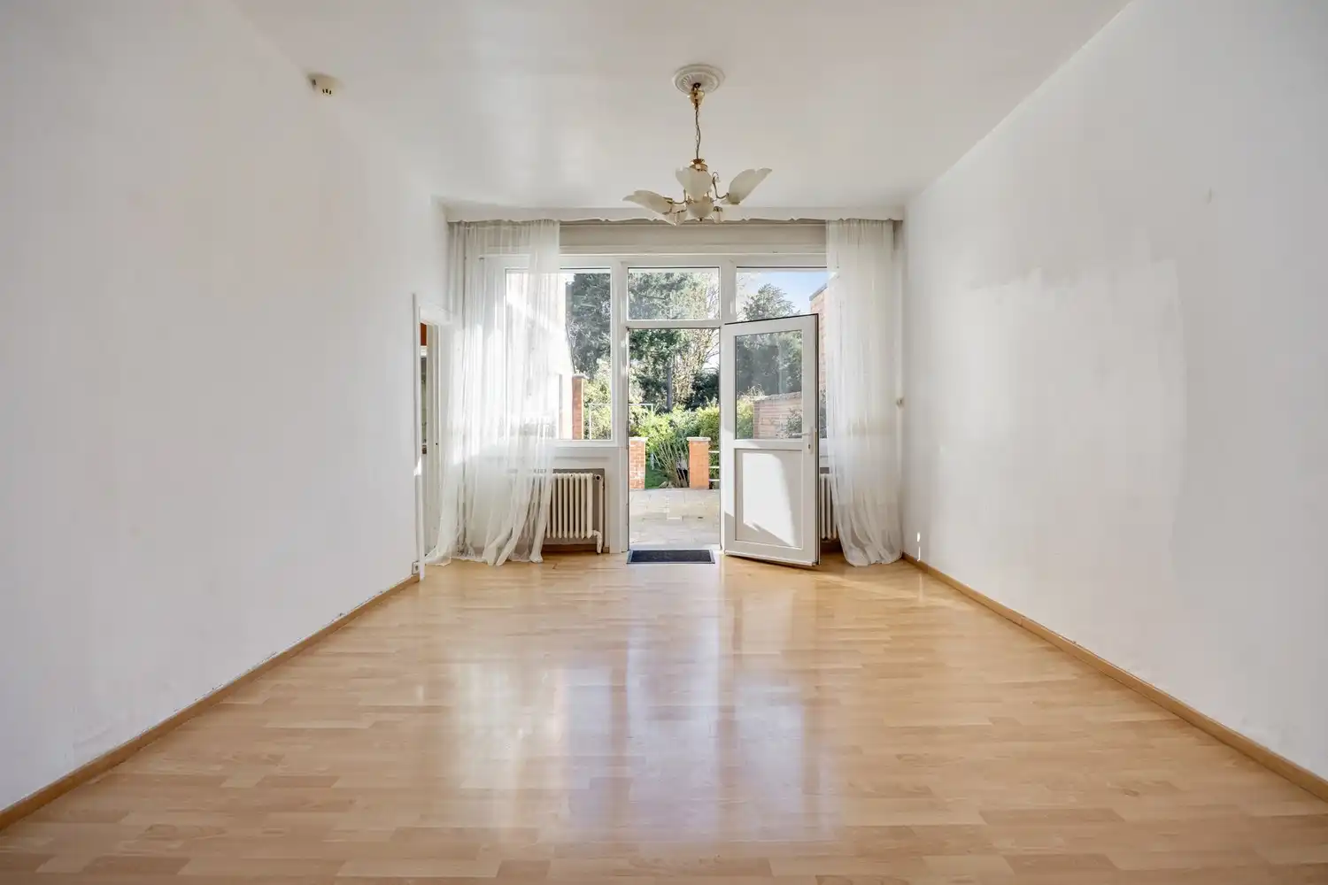 Authentieke herenwoning met ruime tuin en uitzonderlijk potentieel nabij het centrum van Hasselt! foto 7