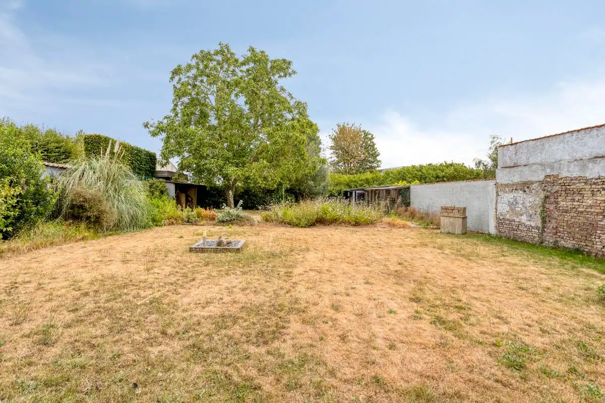 Ruime te renoveren gezinswoning op 588 m² te koop te Heule! foto 27